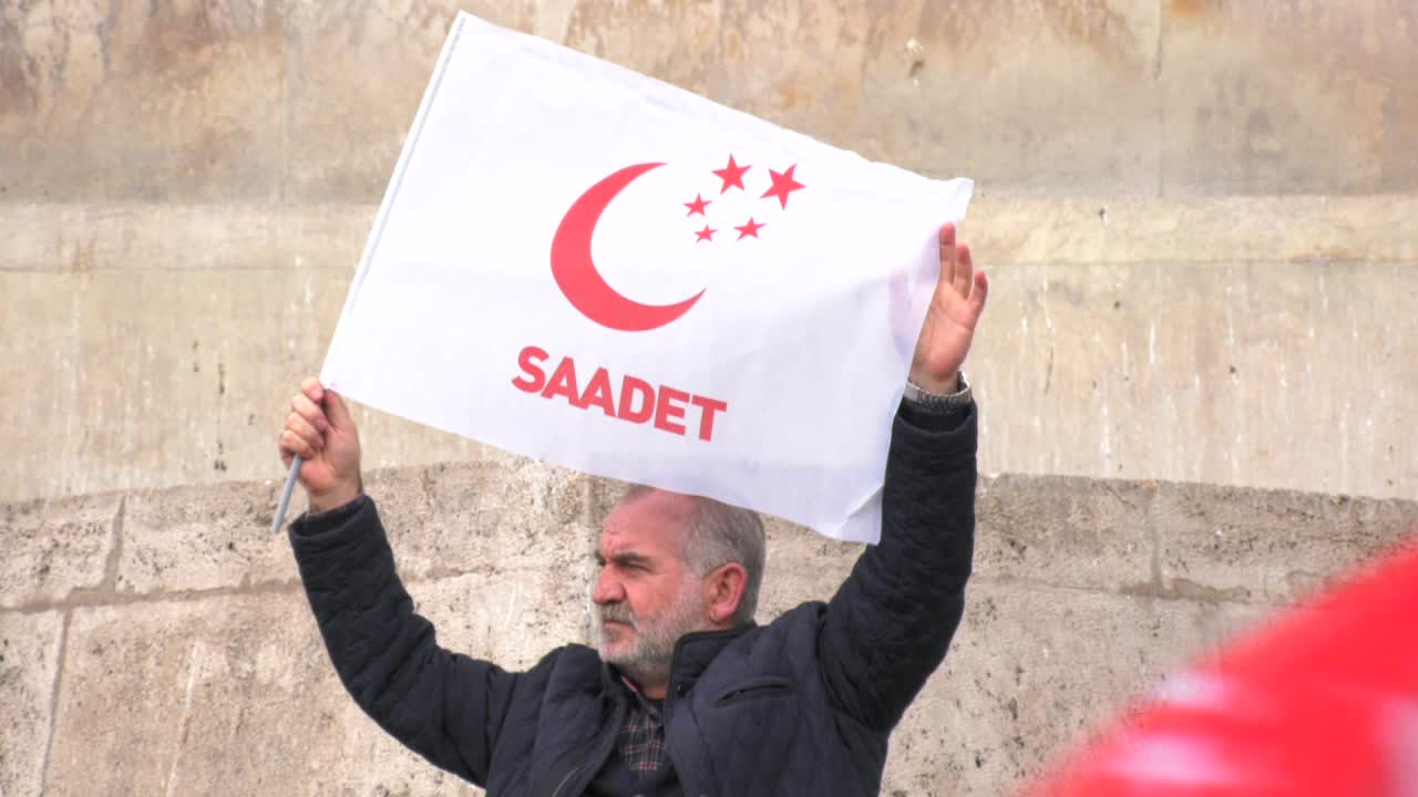 SAADET PARTİSİ'NDEN ERDOĞAN’A: "İSRAİL İLE İLİŞKİLERİNİZ NORMALLEŞİYORSA GAZZE’DE BAŞINA FOSFOR BOMBASI ATILAN MÜSLÜMANLARLA ANORMALLEŞİYORDUR"