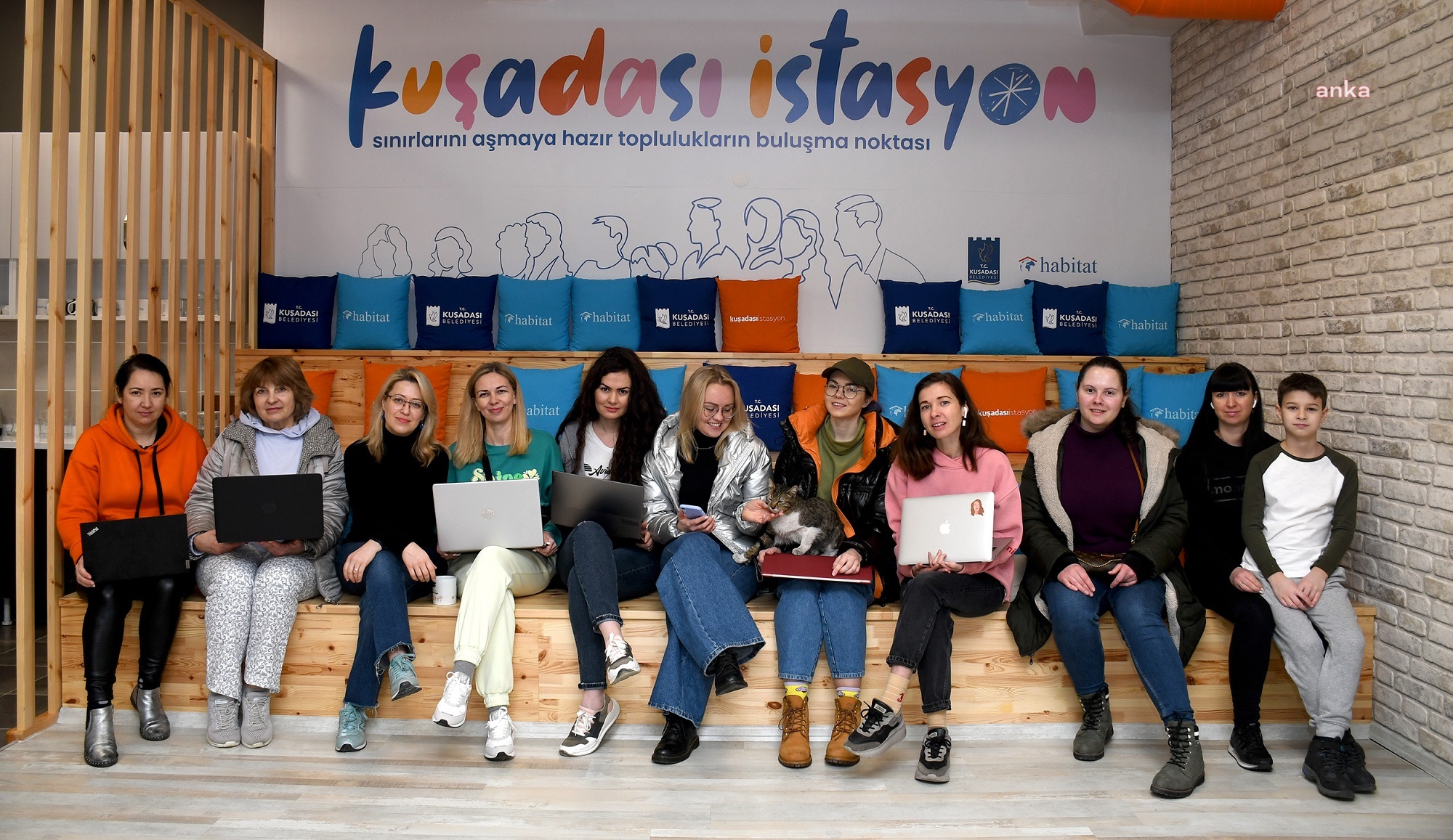KUŞADASI İSTASYON, SAVAŞ MAĞDURU UKRAYNALI KADINLARA UMUT OLDU