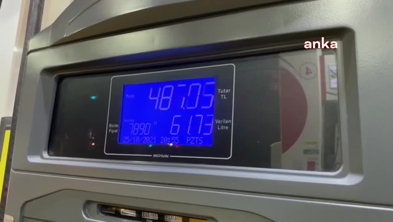 AKARYAKITA 7 GÜNDE 7'NCİ ZAM: BENZİNİN LİTRE FİYATI 21, MOTORİNİN LİTRE FİYATI 25 LİRAYI AŞTI