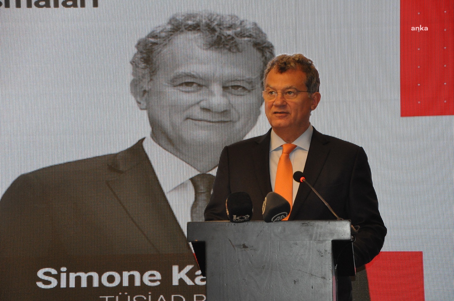 TÜSİAD BAŞKANI KASLOWSKİ: EKONOMİDE TEMENNİ ETTİKLERİMİZDEN HER GEÇEN GÜN UZAKLAŞIYORUZ
