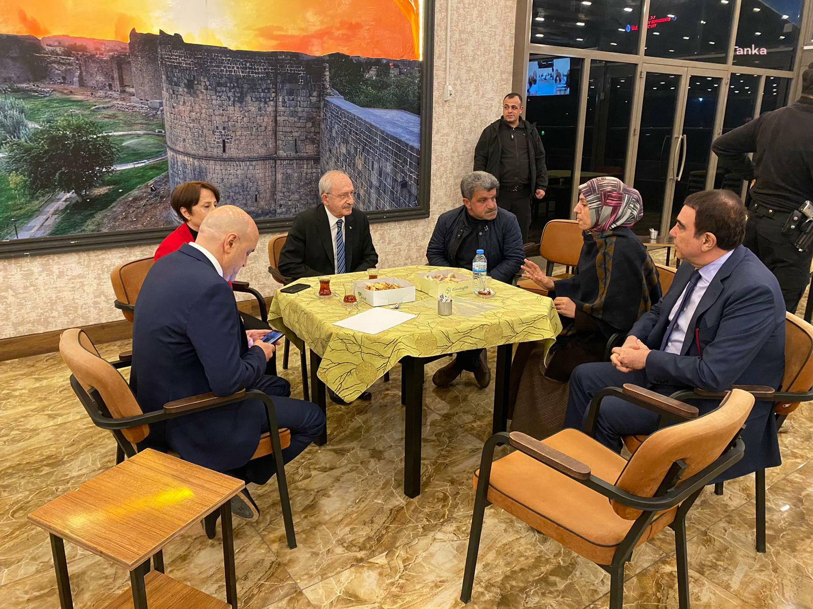 KILIÇDAROĞLU, DİYARBAKIR ANNELERİ İLE GÖRÜŞTÜ