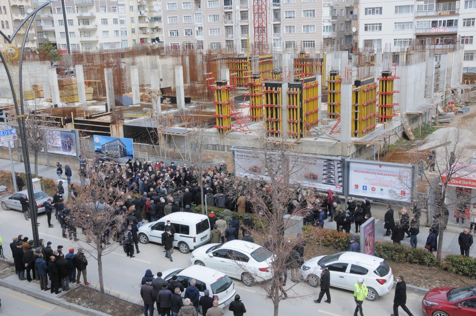 KIRŞEHİR BELEDİYE BAŞKANI EKİCİOĞLU, HÜKÜMET KONAĞI İNŞAATINI MÜHÜRLEDİ, SUÇ DUYURUSUNDA BULUNDU