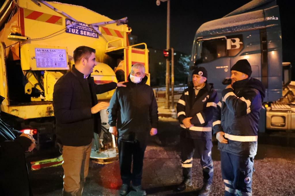 KARTAL BELEDİYE BAŞKANI YÜKSEL'DEN KARLA MÜCADELE EKİPLERİNE ZİYARET