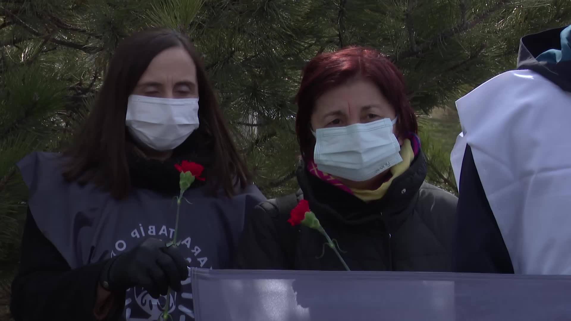 SAĞLIK MESLEK ÖRGÜTLERİNDEN PANDEMİNİN 2. YILINDA SAĞLIK BAKANLIĞI'NA TEPKİ: "YANLIŞ SALGIN YÖNETİMİ HAYATLARI KARARTTI"