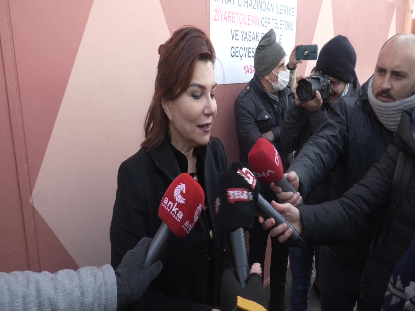 CEZAEVİNDEN TAHLİYE OLAN SEDEF KABAŞ: TOPLUMDA KORKU İKLİMİ YARATMAYA ÇALIŞIYORLAR. AMA KORKMAYACAĞIZ, SUSMAYACAĞIZ
