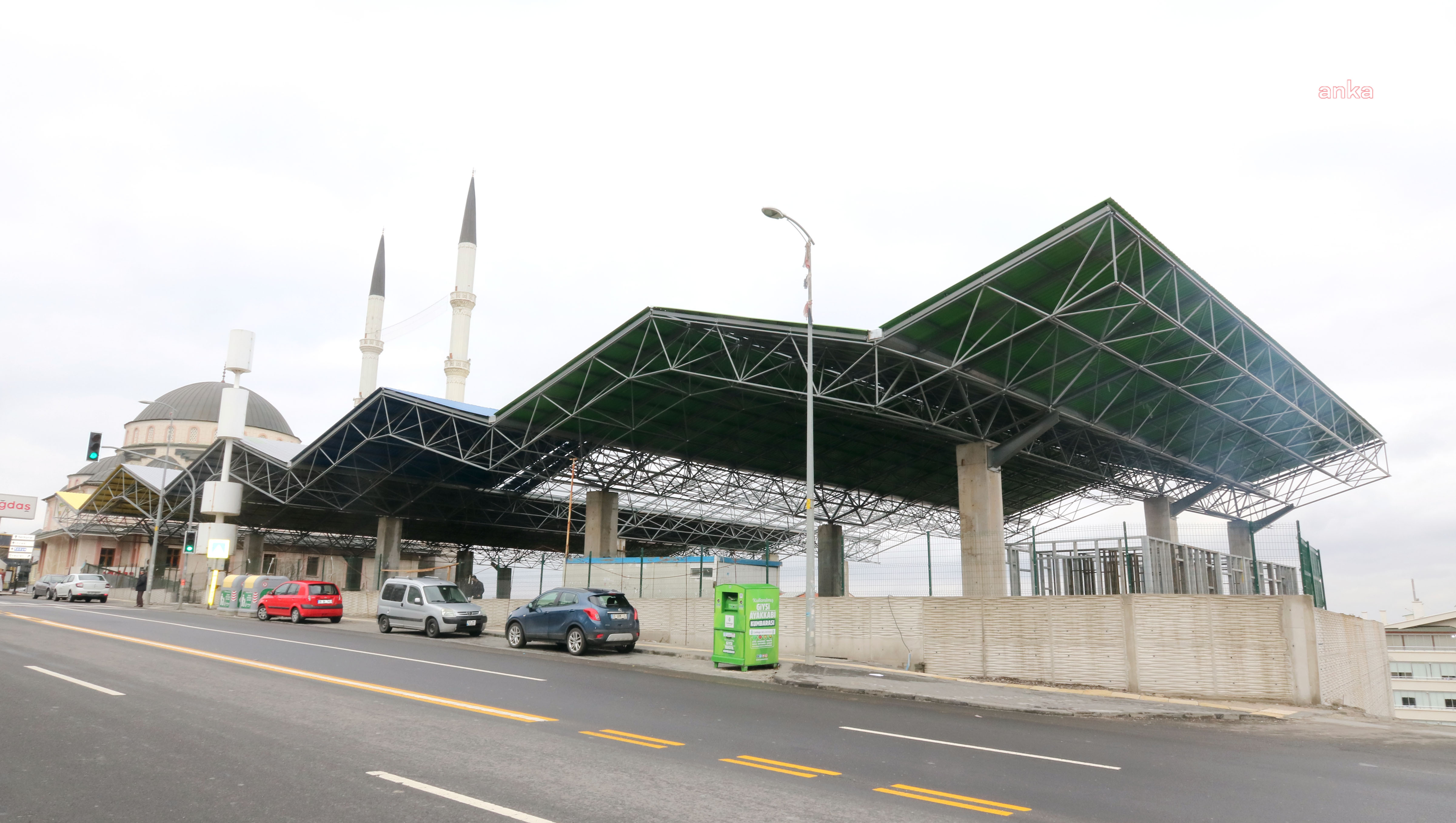 ÇANKAYA'DA PAZAR YERLERİ YENİLENİYOR, ALIŞVERİŞ RAHATLIYOR