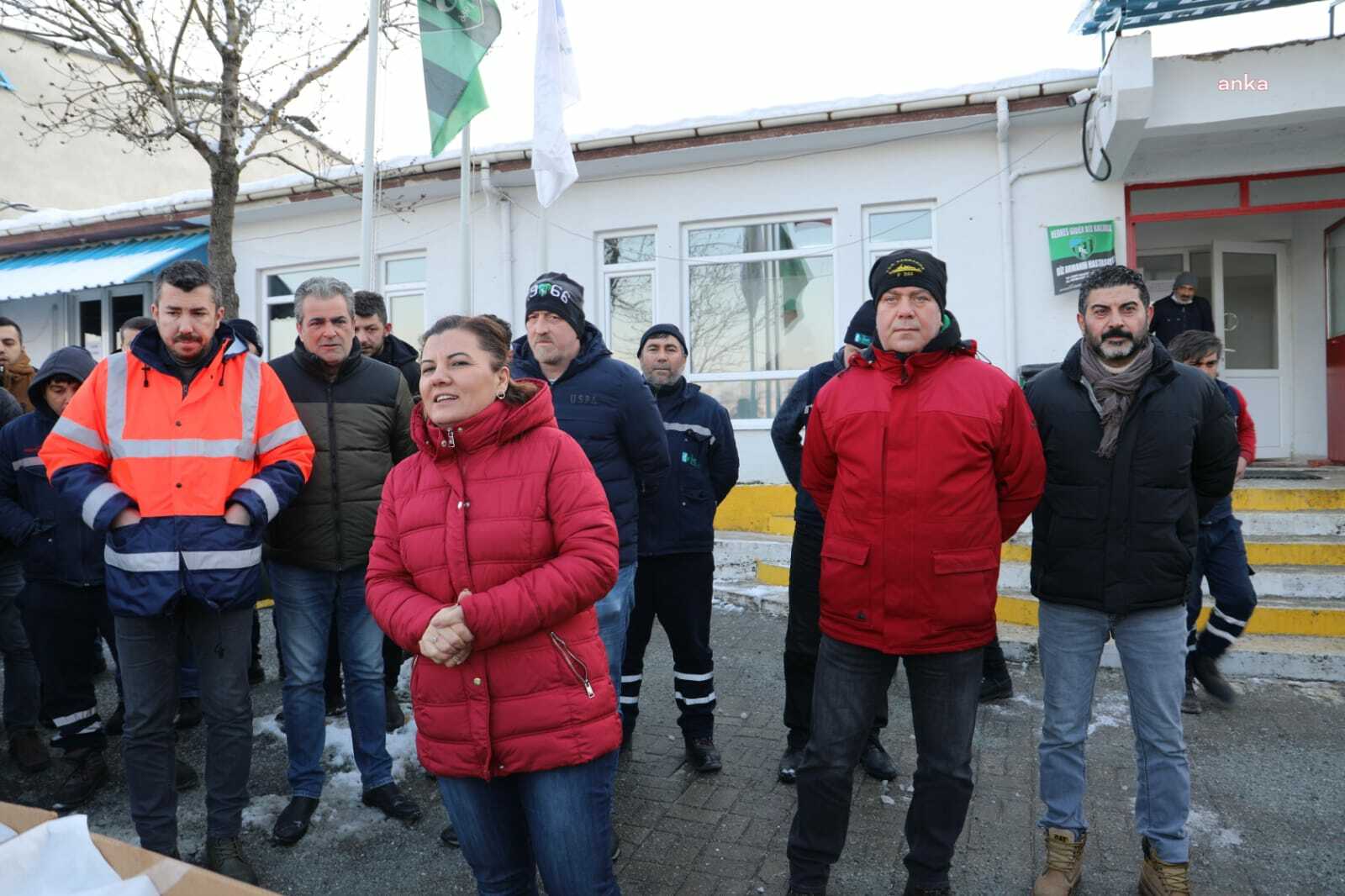 İZMİT BELEDİYE BAŞKANI HÜRRİYET, TEMİZLİK İŞÇİLERİYLE BİR ARAYA GELDİ