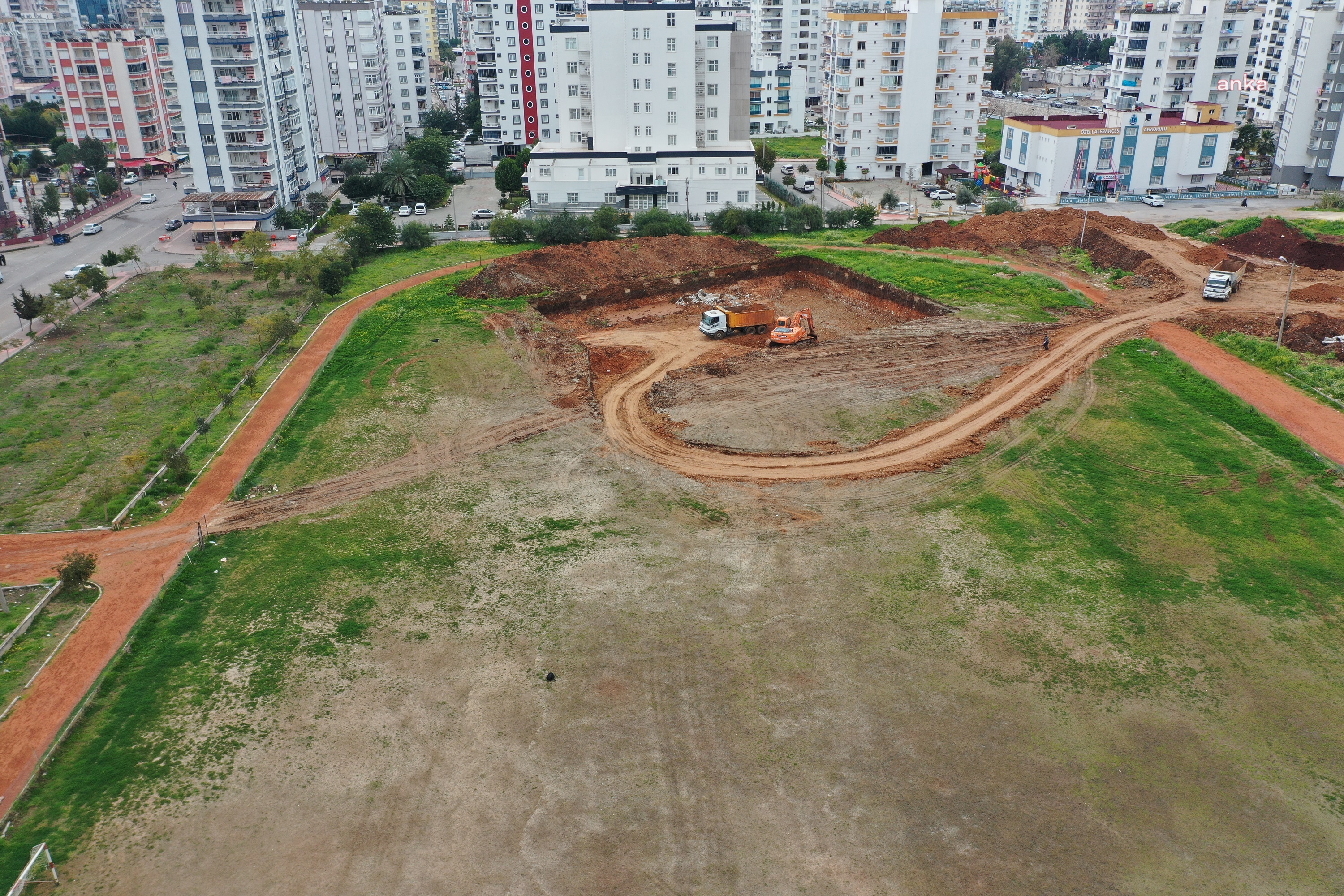 MEZİTLİ'YE SPOR KOMPLEKSİ YAPILIYOR