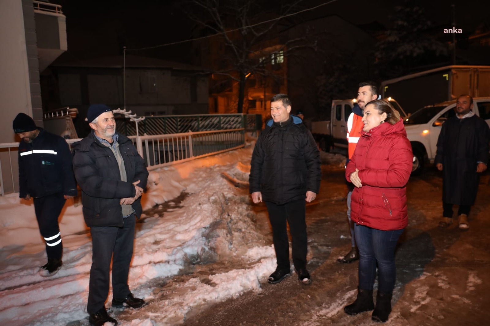 İZMİT BELEDİYE BAŞKANI HÜRRİYET, GECE BOYUNCA KAR MESAİSİNDEYDİ