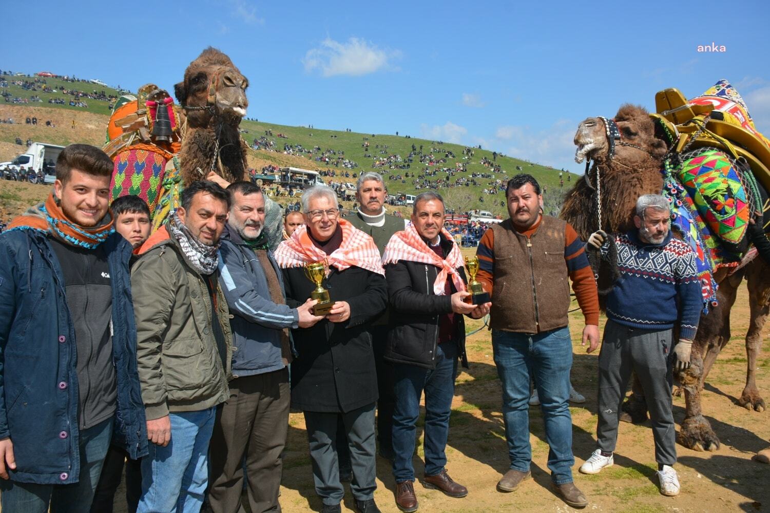 ÖDEMİŞ KONAKLI 25. KEZ DEVE GÜREŞLERİNE EV SAHİPLİĞİ YAPTI