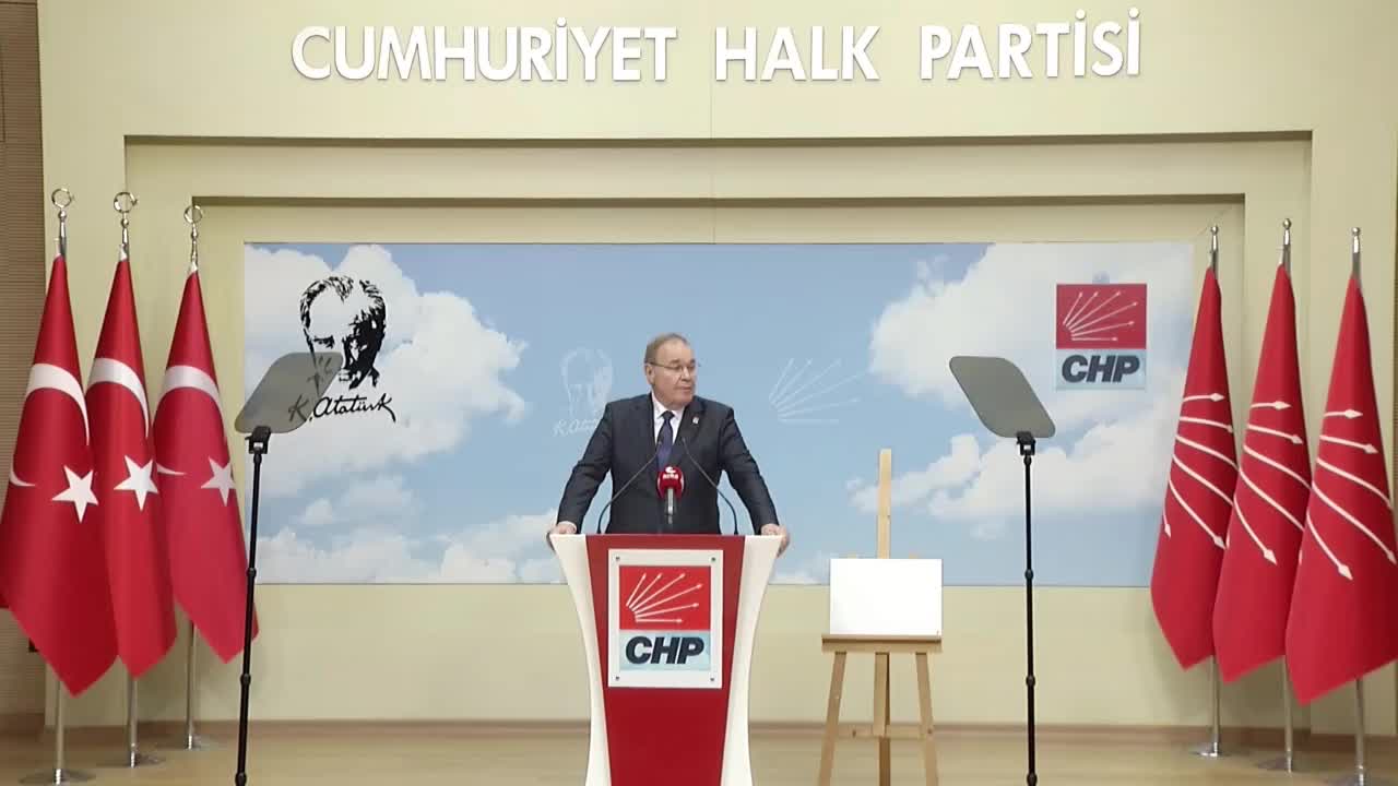 ÖZTRAK'TAN ALBAYRAK'IN ‘BURASI ÇOK ÖNEMLİ’ KİTABINA İSİM ÖNERİSİ: "ADI KASADA NO PAPEL OLMALIYDI"