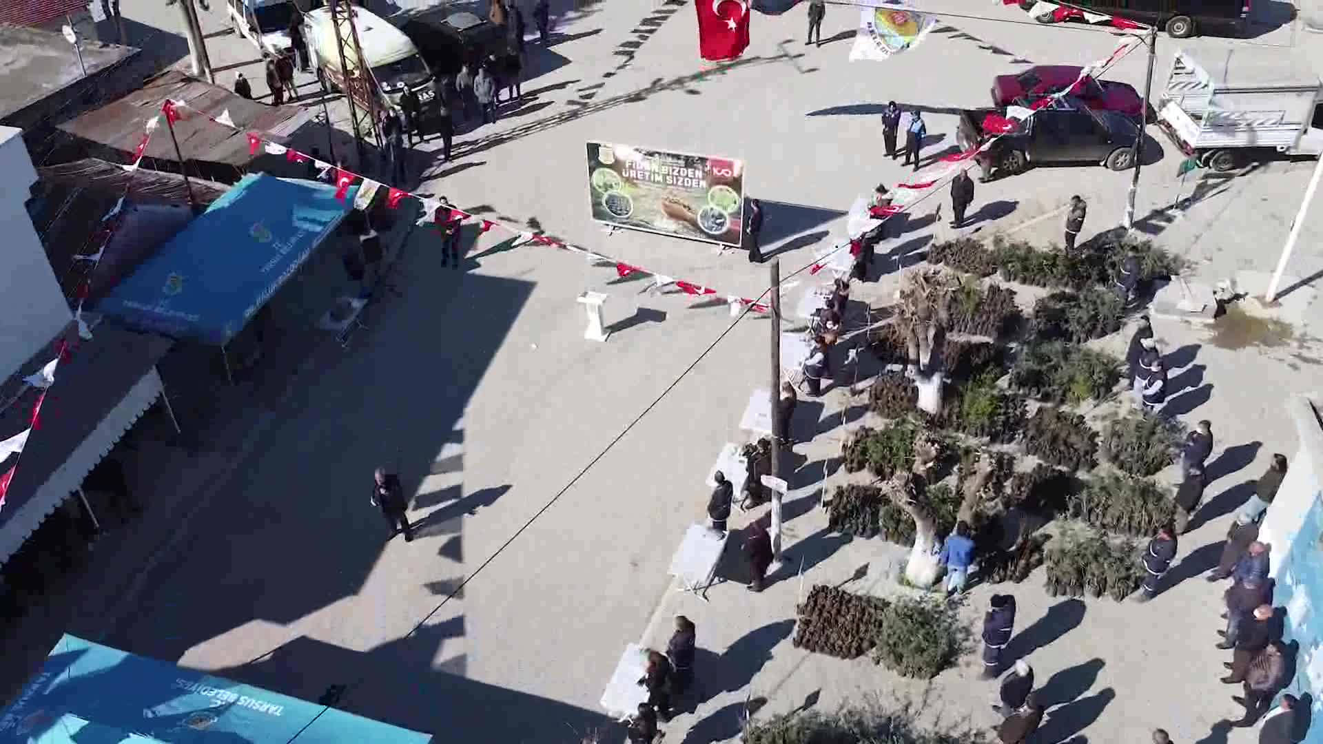 TARSUS BELEDİYESİ'NDEN 12 KÖYDE ÜCRETSİZ FİDAN DAĞITIMI