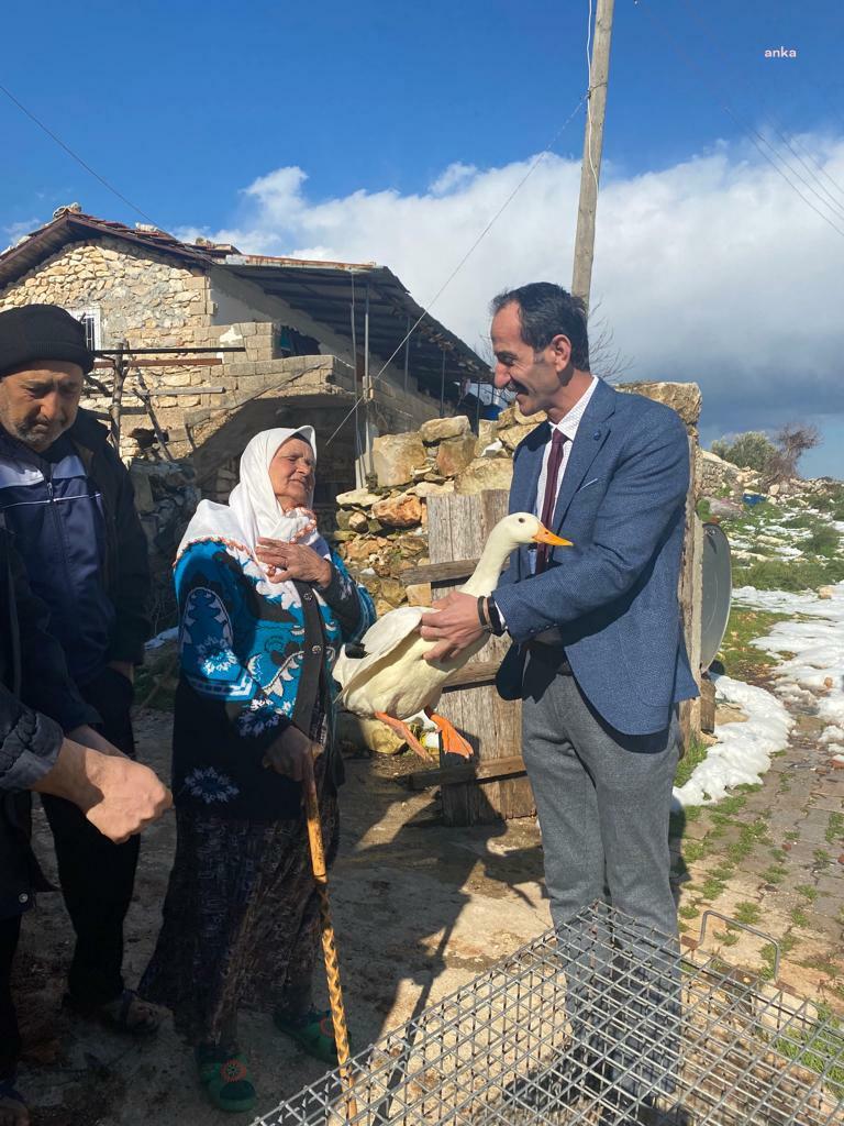 HATAY BÜYÜKŞEHİR BELEDİYESİ’NDEN ÖRDEKLERİ ÖLEN VATANDAŞA DESTEK