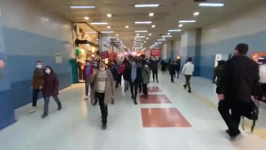 "BARINAMIYORUZ HAREKETİ" ULAŞIM ZAMMINI PROTESTO ETTİ
