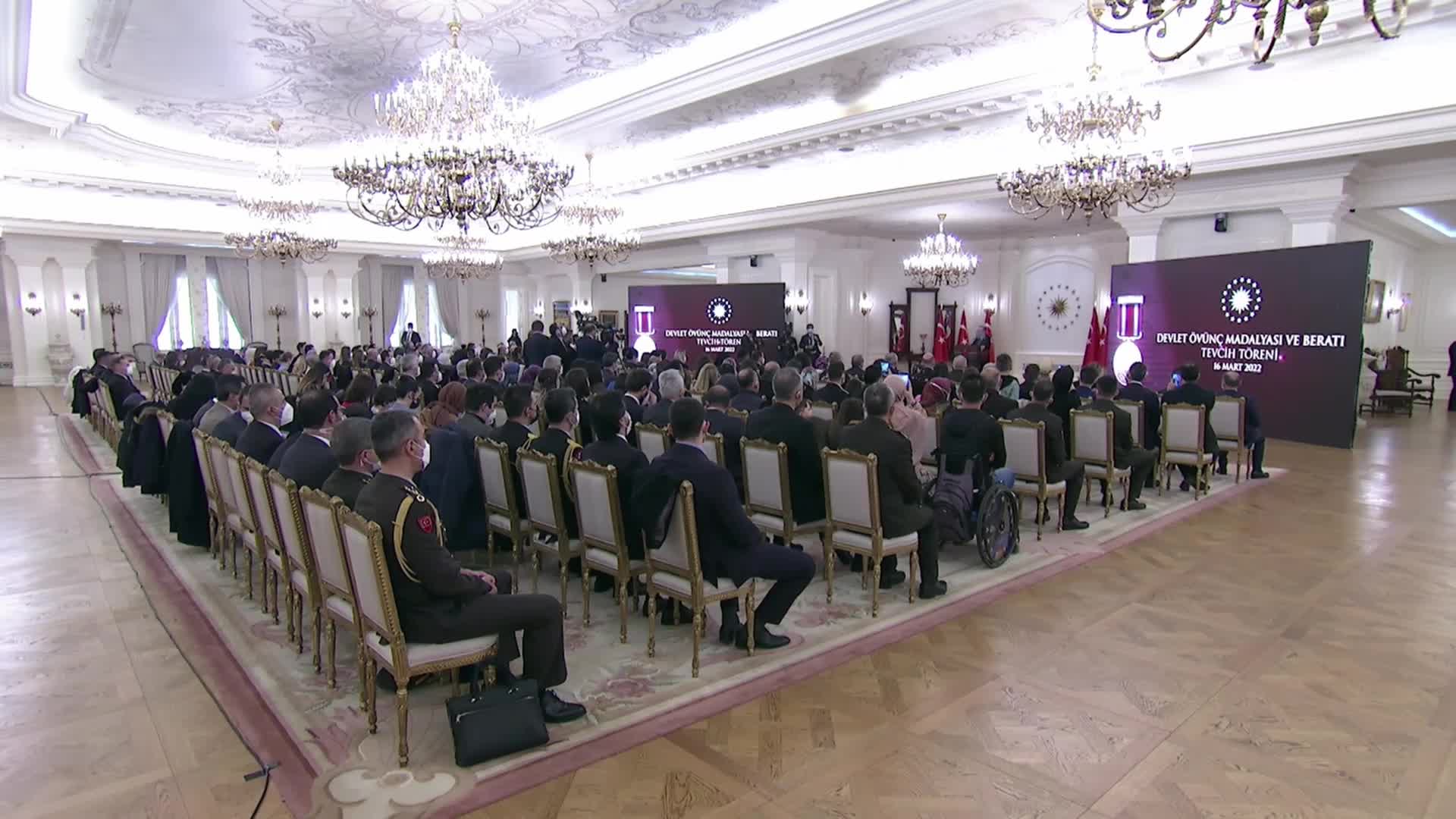 ERDOĞAN: BİR DÖNEM ÇAKALLARIN GEZDİĞİ DAĞLARDA ARTIK KINALI KUZULAR GEZİYOR