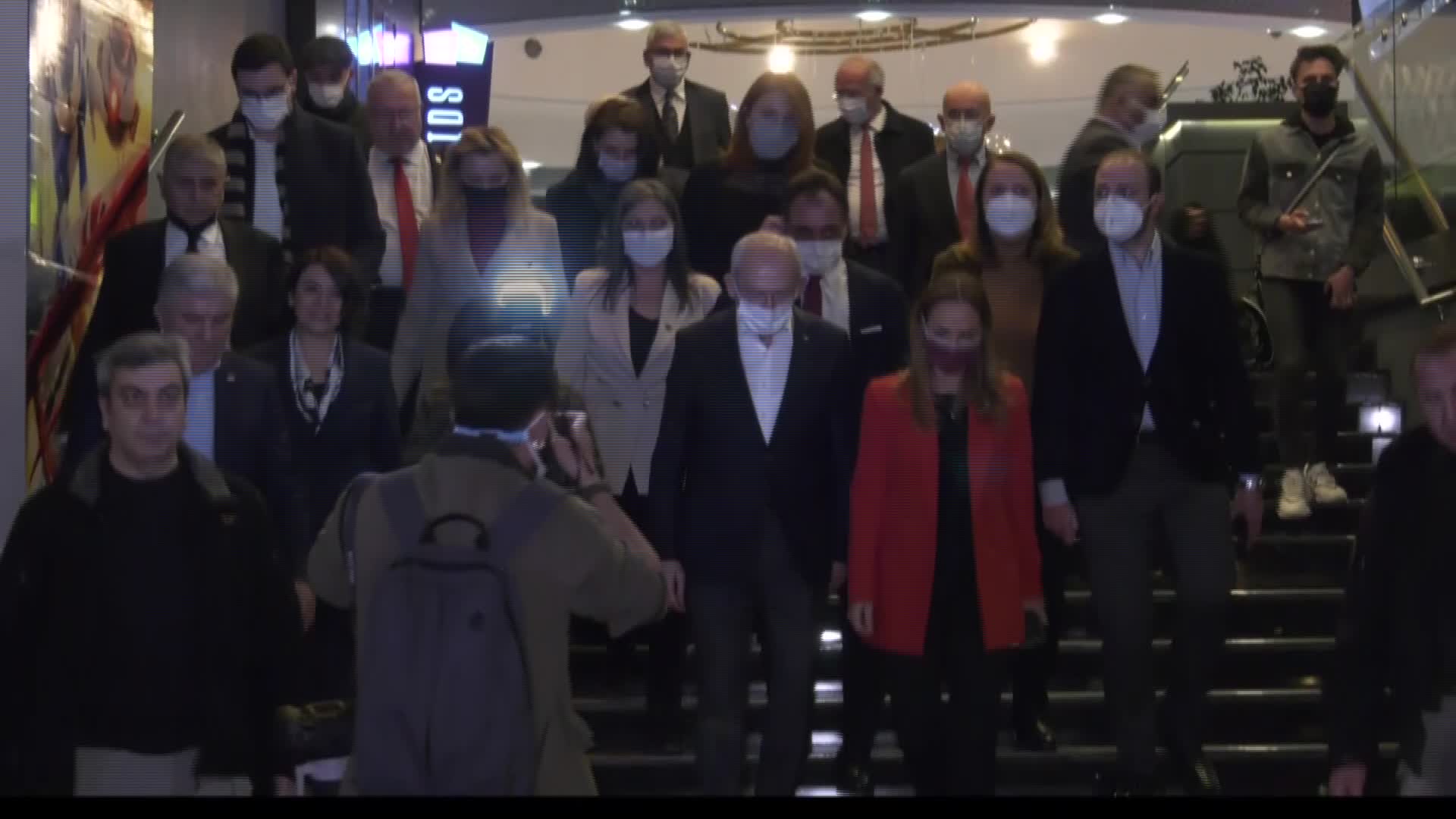 KEMAL KILIÇDAROĞLU, EŞİ SELVİ KILIÇDAROĞLU İLE BİRLİKTE 'BERGEN' FİLMİNİ İZLEDİ