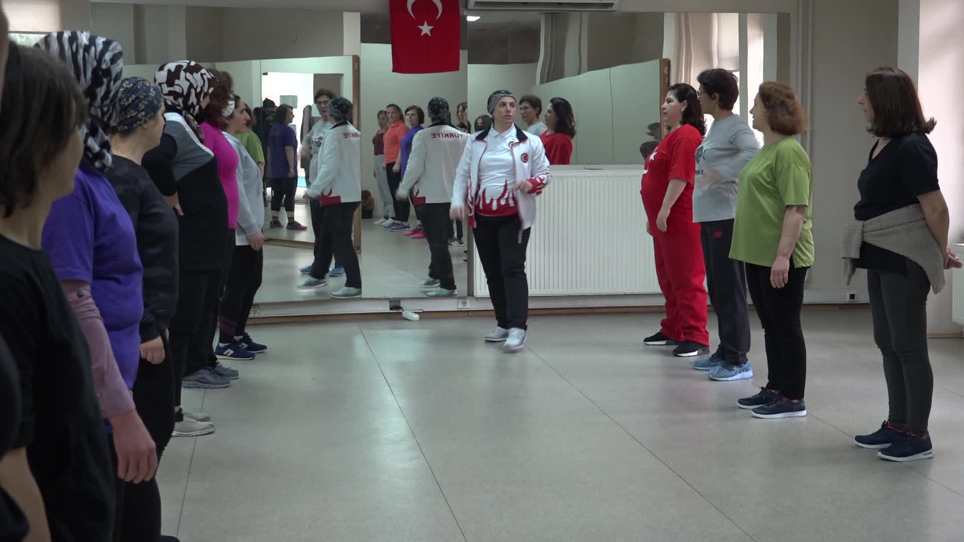 BUCALI KADINLAR, SAVUNMA SANATI ÖĞRENİYOR