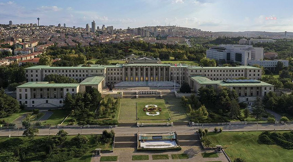 8 HDP VE 1 CHP MİLLETVEKİLİNE AİT FEZLEKELER TBMM'DE