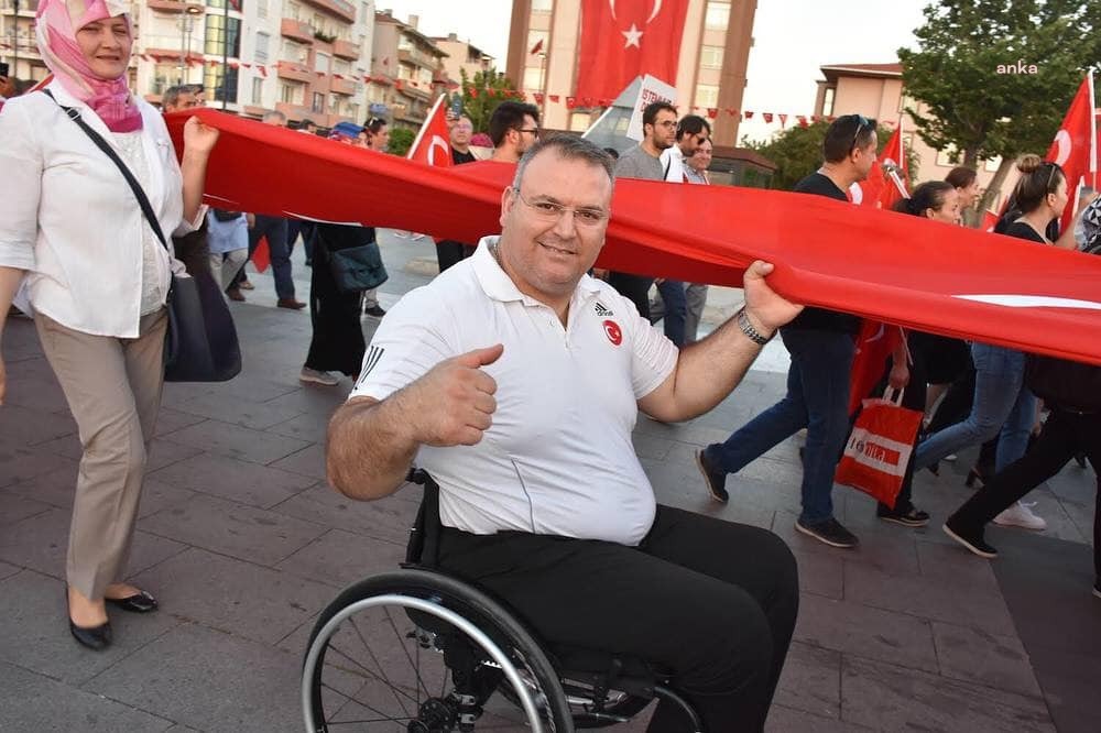 MİLLİ SPORCUNUN TEKERLEKLİ SANDALYESİ ÇALINDI