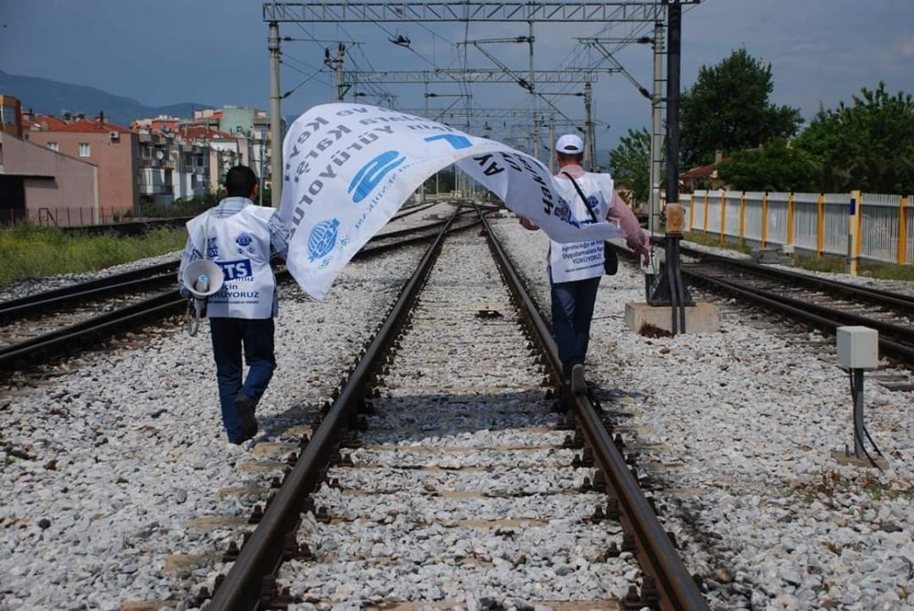 DEMİRYOLU ÇALIŞANLARI 4 KOLDAN ANKARA’YA YÜRÜYÜŞ BAŞLATTI