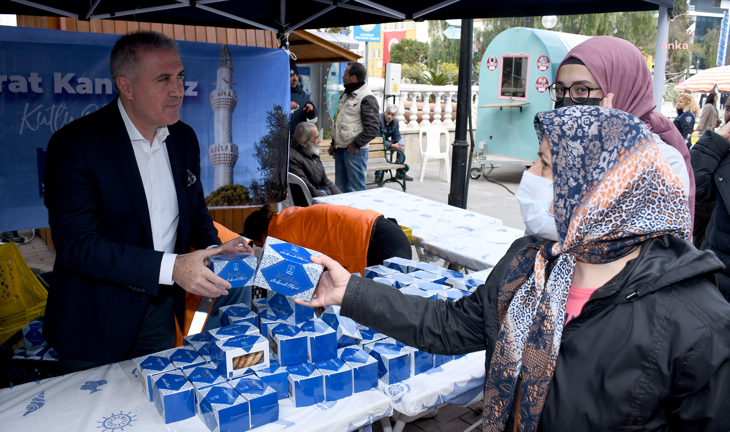 KUŞADASI BELEDİYESİ’NDEN KANDİL SİMİDİ VE LOKUM İKRAMI