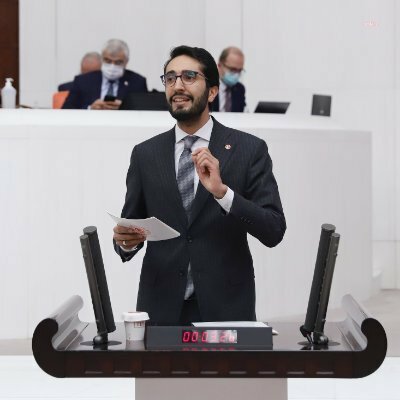 ABDULKADİR KARADUMAN: ÜNİVERSİTE DİPLOMALARI İŞSİZLİK SERTİFİKASINA DÖNÜŞTÜ
