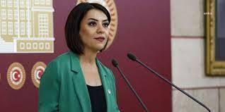 CHP’DEN ECZACILIK PROTOKOLÜNE TEPKİ: AKP MARKET AÇAR GİBİ ECZACILIK FAKÜLTESİ AÇMAYA DEVAM EDİYOR