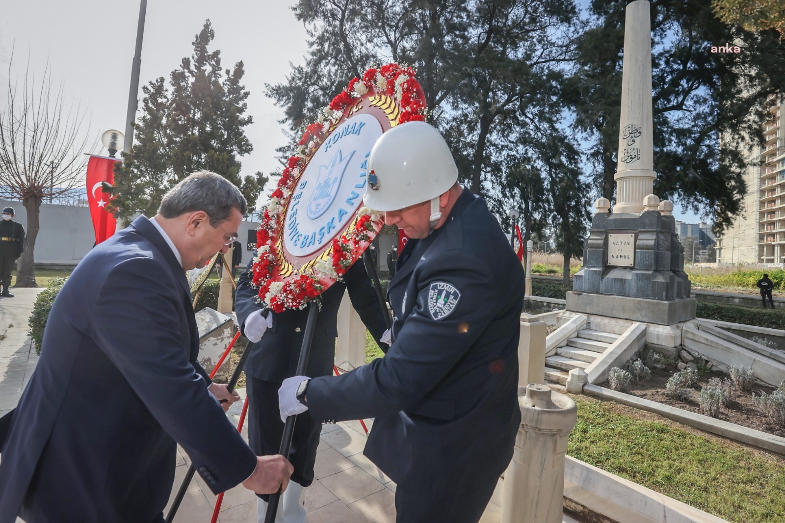 KONAK’TA ÇANAKKALE ZAFERİ’NİN 107. YILI KUTLANDI