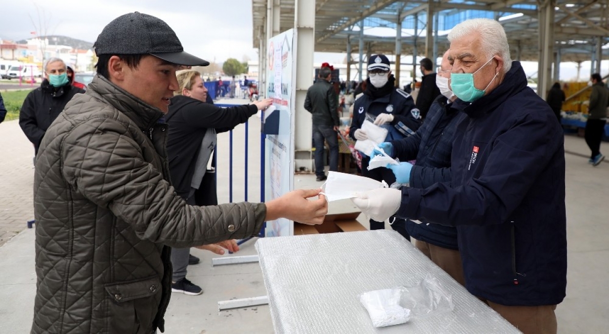 MUĞLA BÜYÜKŞEHİR BELEDİYESİ, 661 BİN 635 ADET ÜCRETSİZ MASKE DAĞITTI
