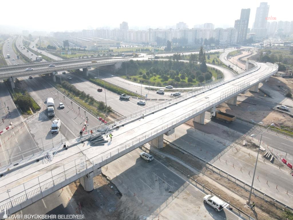 ÇİĞLİ TRAMVAYI VİYADÜĞÜ PLANLANANDAN 16 GÜN ERKEN TAMAMLANDI