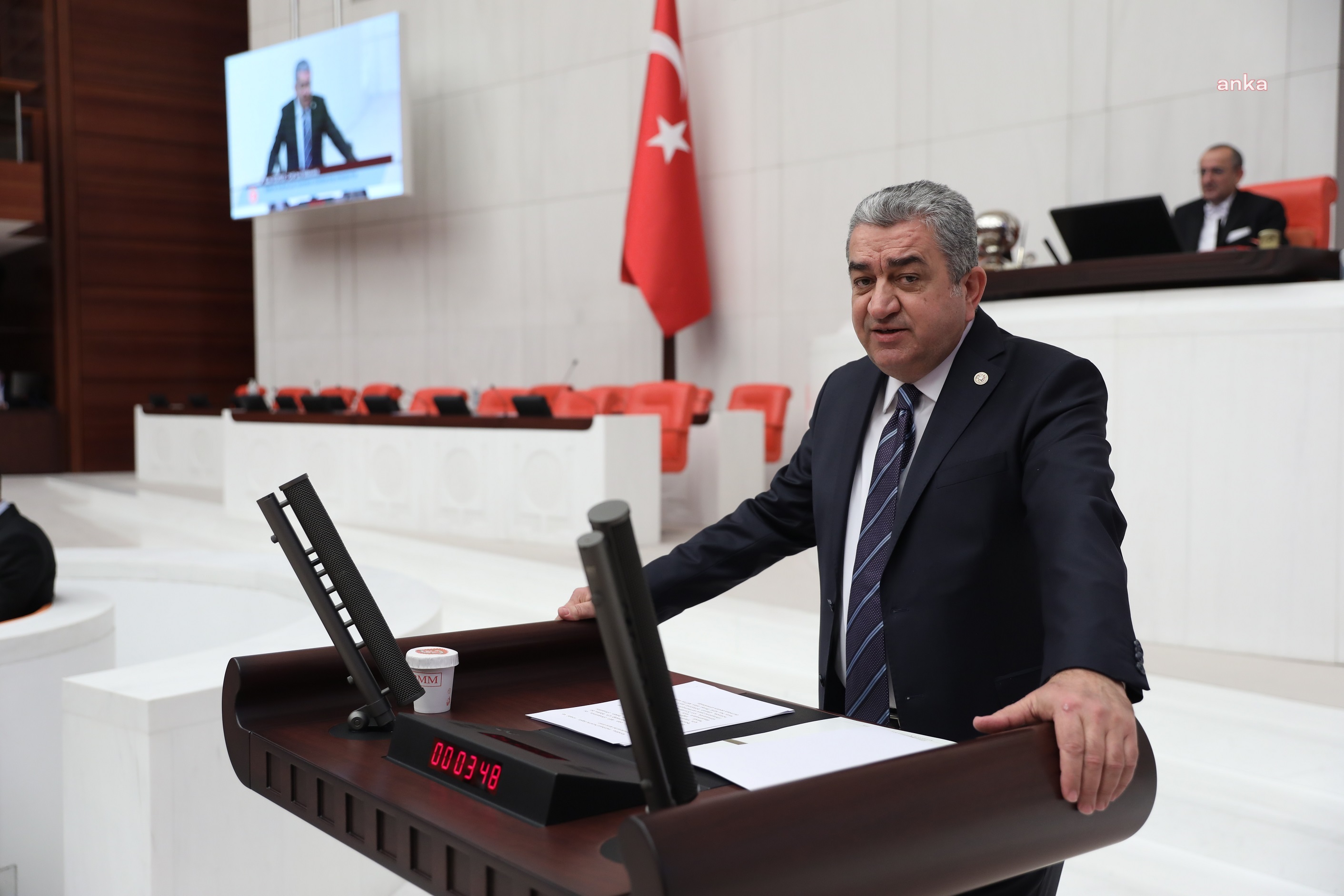 BEDRİ SERTER'DEN BAKAN NEBATİ'YE: "DEVLETİN BAKANLARI YANDAŞ FİRMALARA KREDİ BULUR HALE Mİ GELDİ"