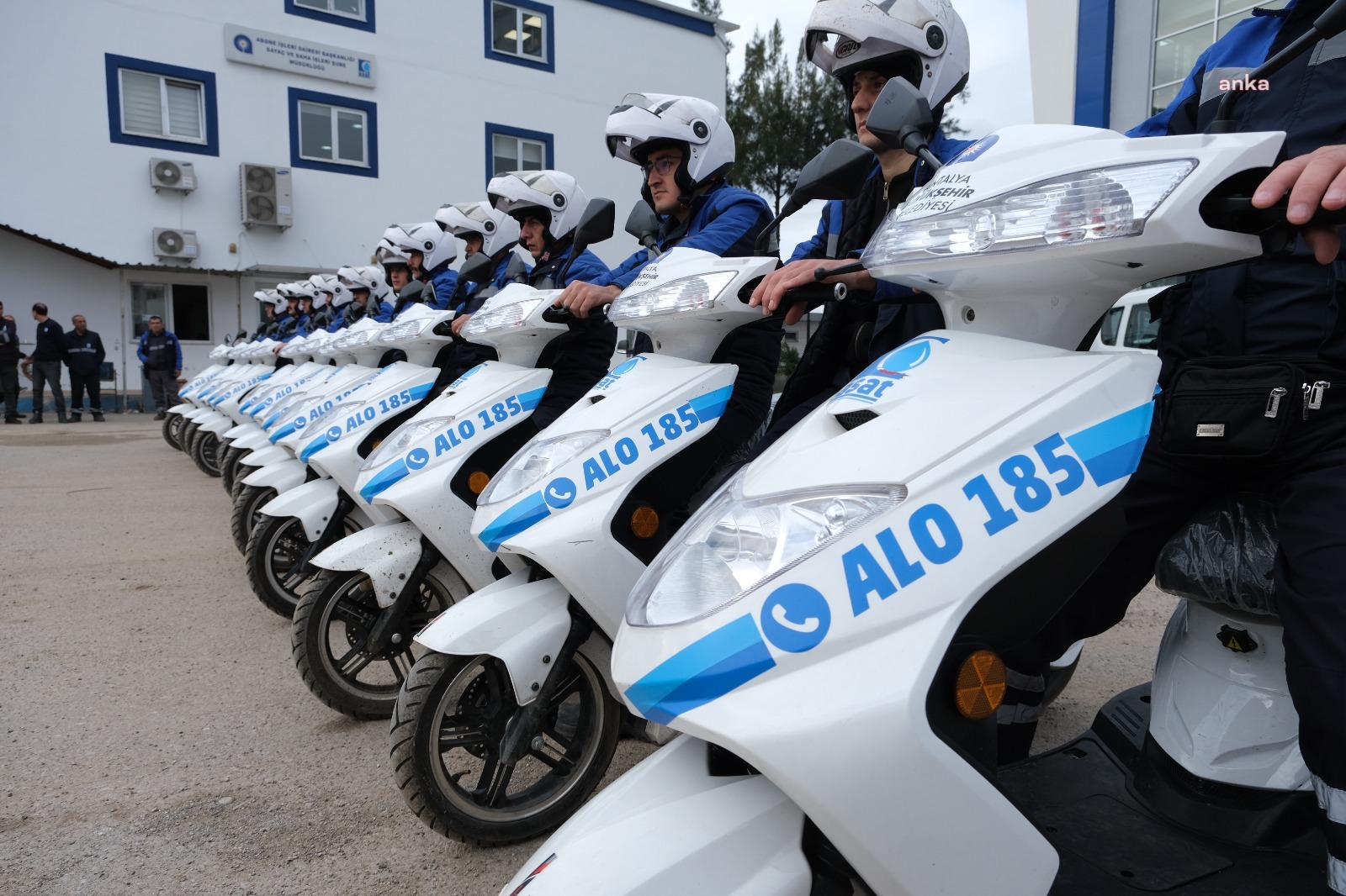 ANTALYA BÜYÜKŞEHİR’İN ELEKTRİKLİ MOTOSİKLETLERİ YOLLARDA