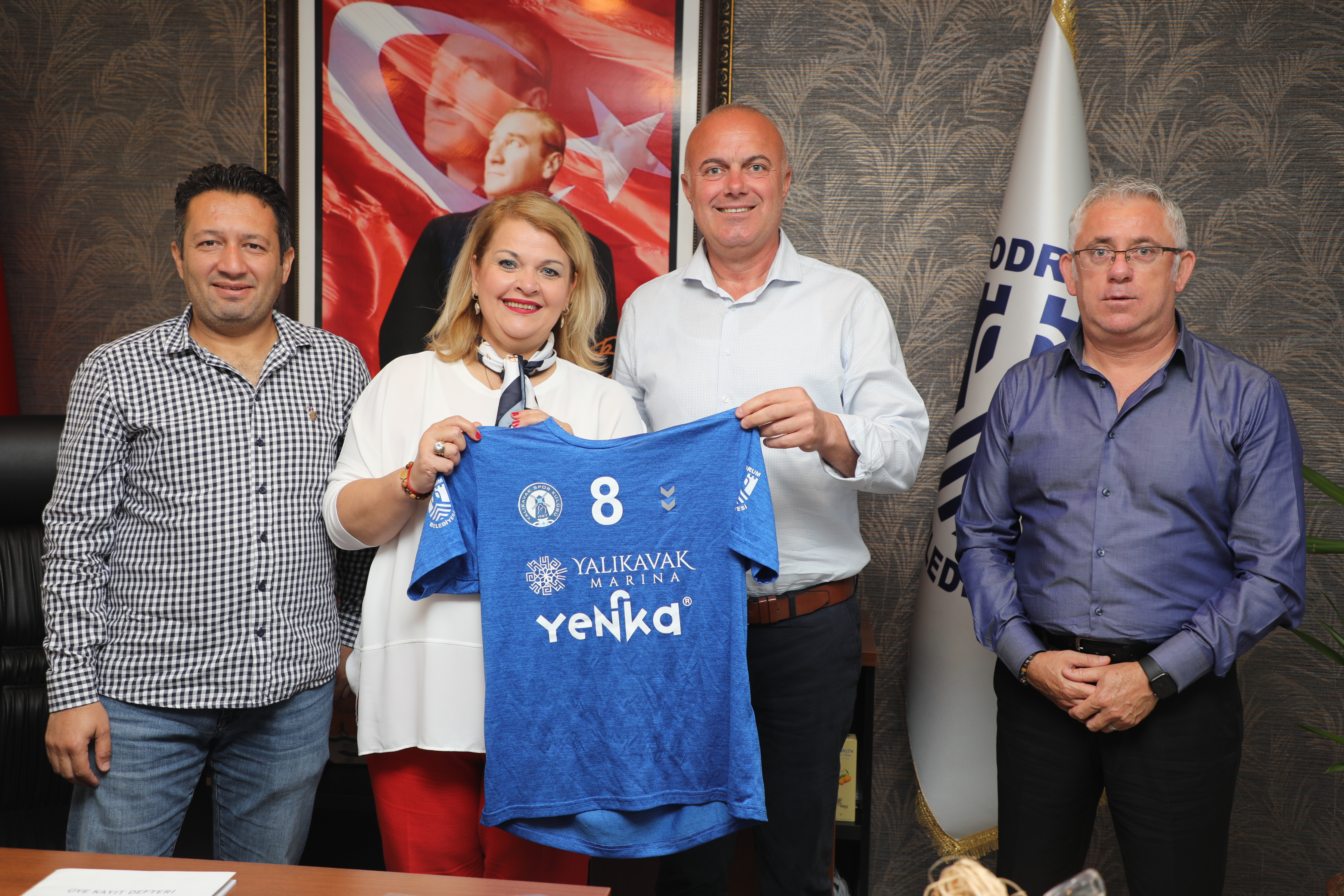 BODRUM BELEDİYE BAŞKANI ARAS VE BAŞKAN YARDIMCISI ÇAKALOĞLU, YALIKAVAKSPOR'A KATILDI
