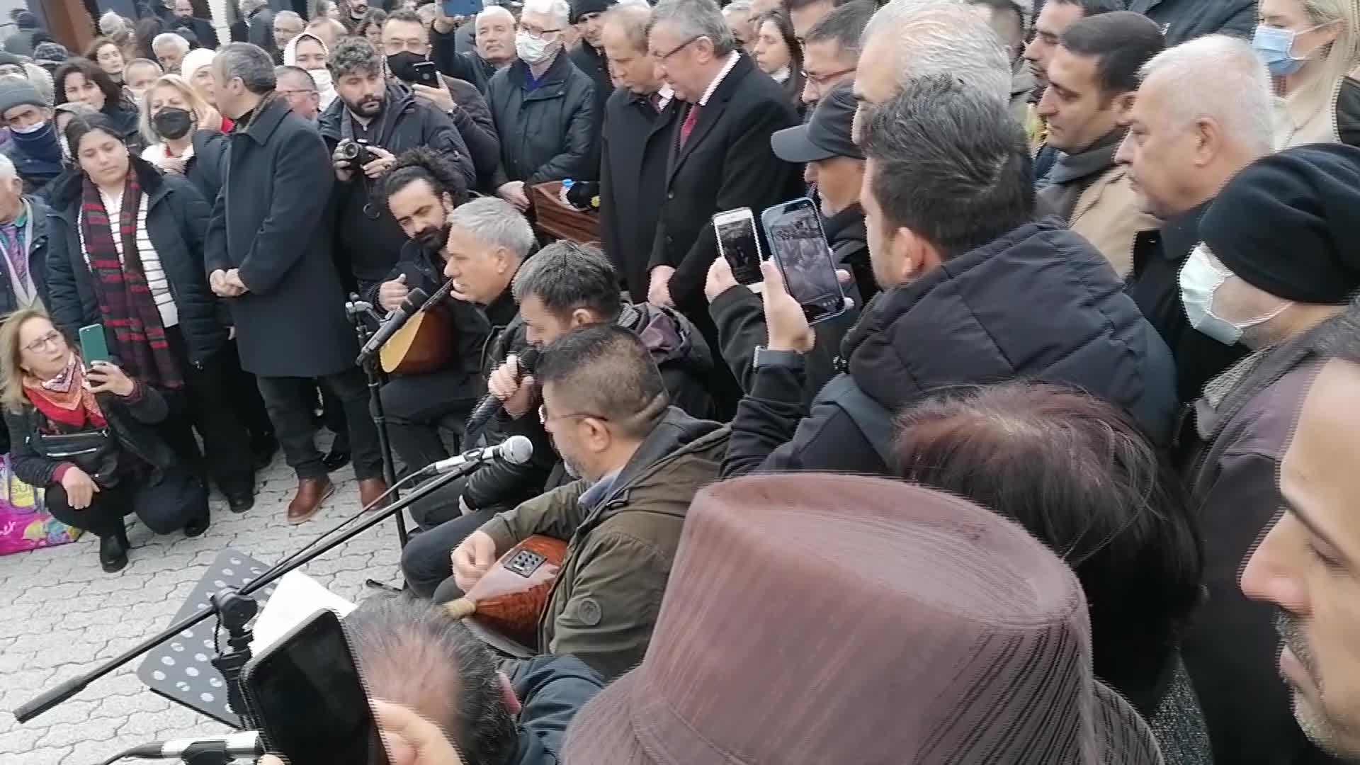 ENGİN ALTAY: BİZİ TÜRLÜ HİLEYLE, EZAYLA, CEFAYLA AYRIŞTIRMAK İSTEYENLERE İNAT KARDEŞLİĞİMİZİ SONSUZA DEK SÜRDÜRECEĞİZ