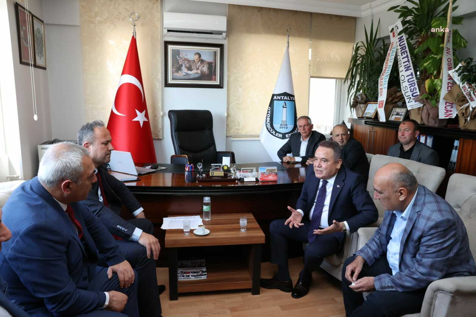 MUHİTTİN BÖCEK, OTOBÜSÇÜLER ODASI’NI ZİYARET ETTİ
