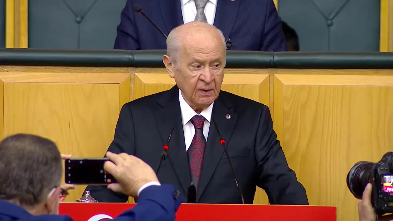 BAHÇELİ: "DEVLETİN HÜKÜMRAN VASFI İSABETLE GÖSTERİLMİŞTİR. ADANA’DA GÖREV YAPAN HER POLİSİMİZİ TERTEMİZ ALINLARINDAN ÖPÜYORUM"