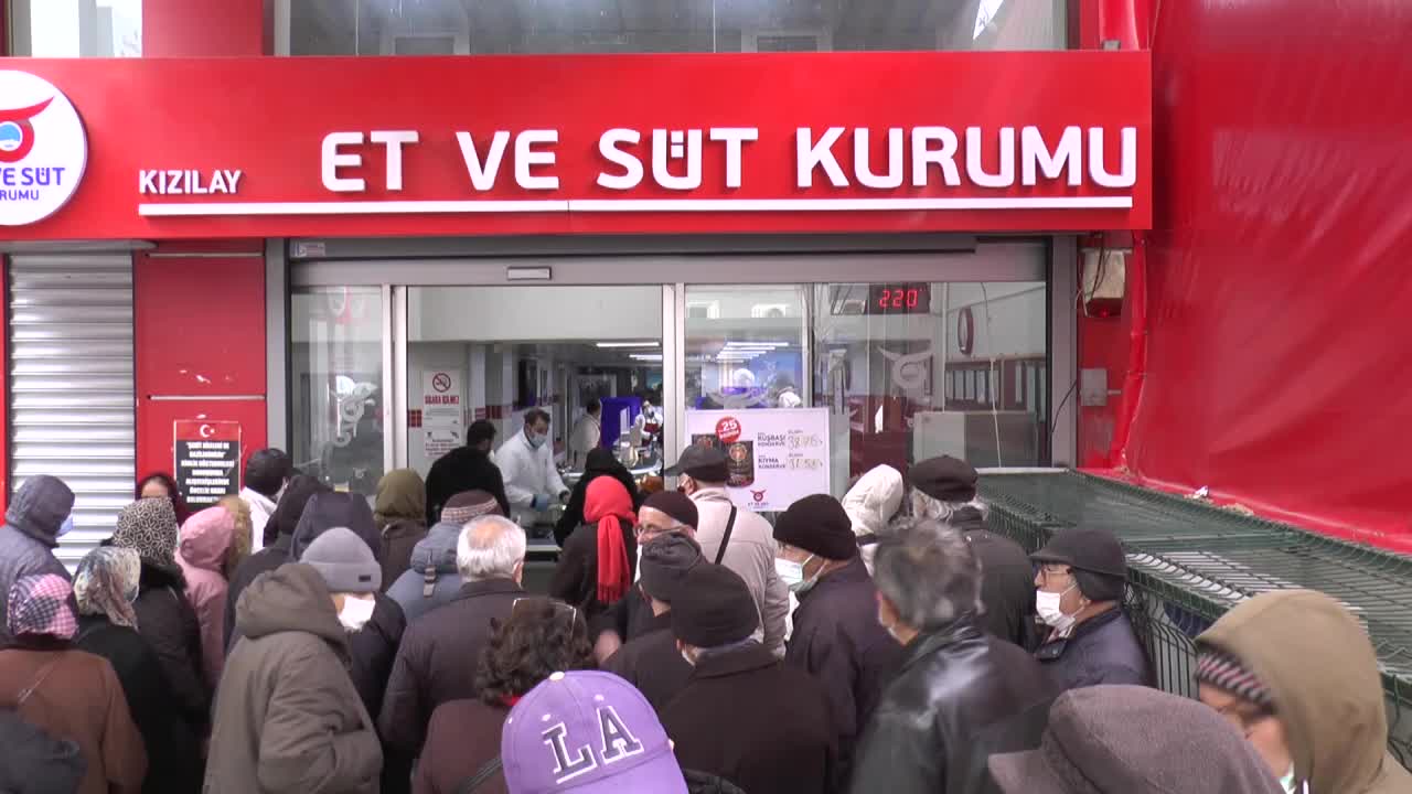 TÜSEDAD BAŞKANI SOLAKOĞLU: "ET FİYATLARINA NİSAN VE MAYIS AYINDA YÜZDE 30'LUK DAHA EK ZAMMI GÖRECEĞİZ"