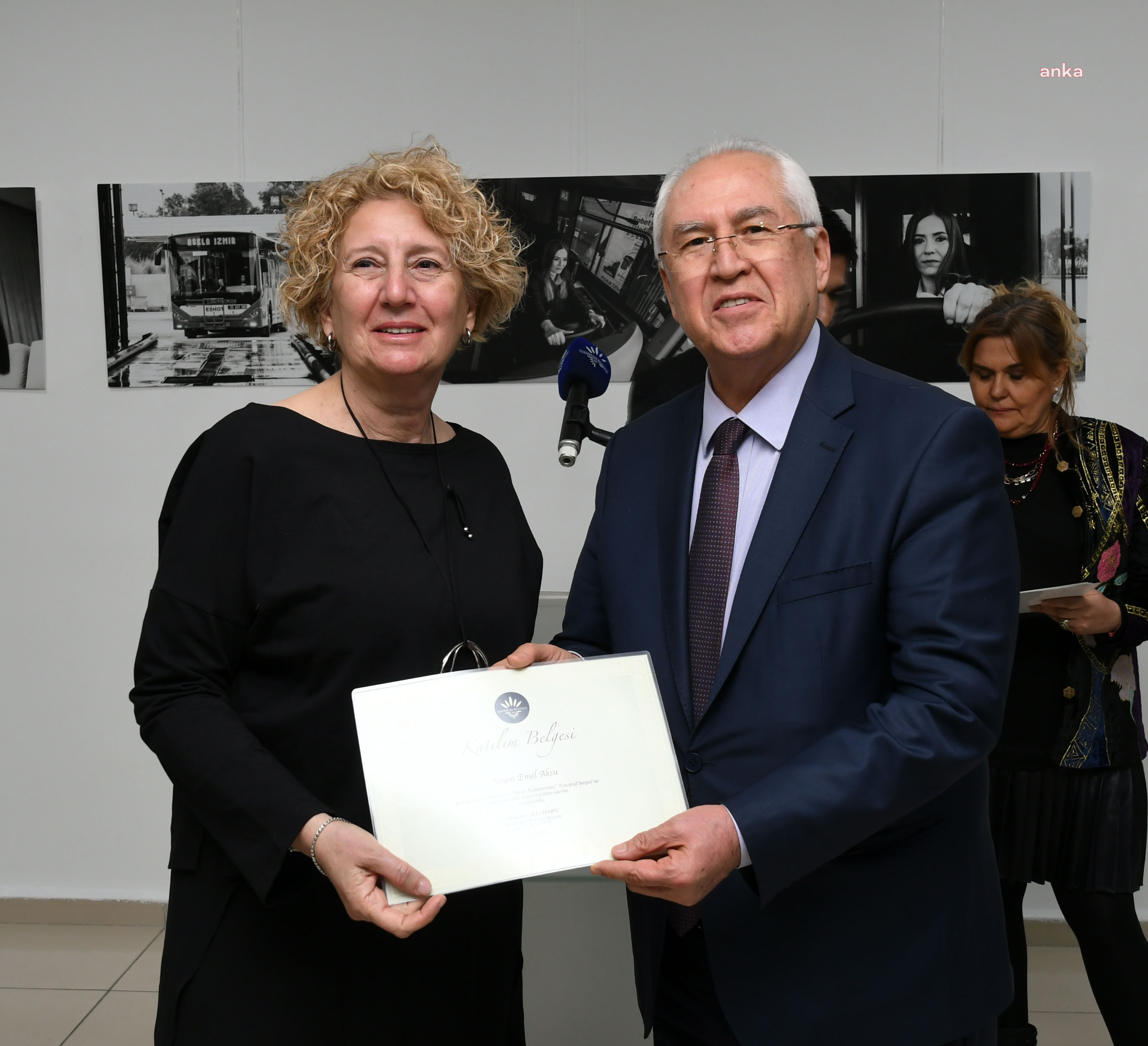 KARABAĞLAR'DA "BİZİM KADINLARIMIZ" FOTOĞRAF SERGİSİ AÇILDI