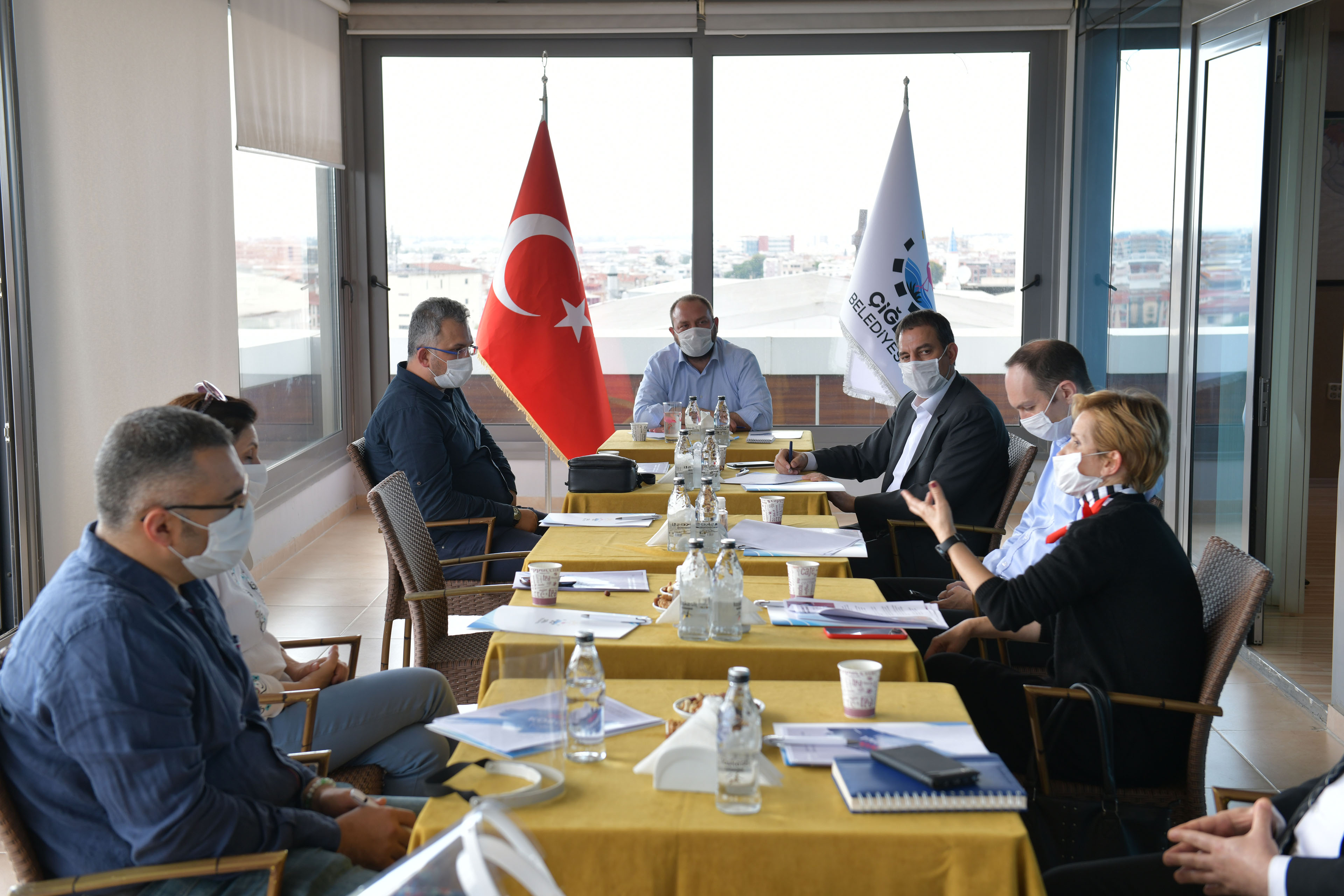 ÇİĞLİ'DE HASTANE YÖNETİCİLERİ İLE "NORMALLEŞME" TOPLANTISI