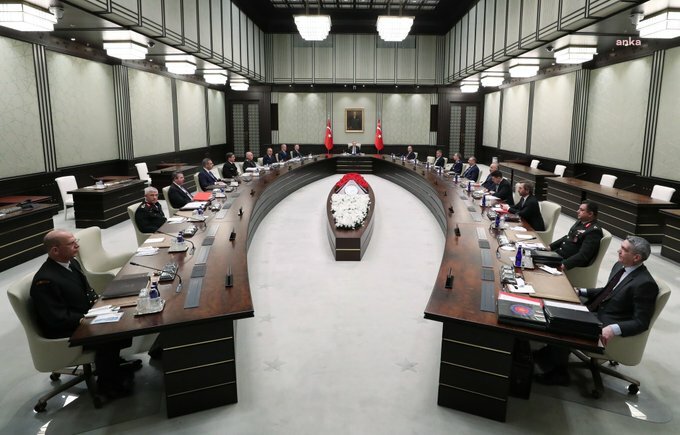MGK BİLDİRİSİNDE “MONTRÖ” VURGUSU: “TÜRKİYE’NİN SÖZLEŞMENİN TİTİZLİKLE UYGULANMASI DAHİL SORUMLULUKLARININ GEREĞİNİ YERİNE GETİRMESİNİN YANINDA ARABULUCULUK VE KOLAYLAŞTIRICILIK ÇABALARINI SÜRDÜRECEĞİ BELİRTİLMİŞTİR”