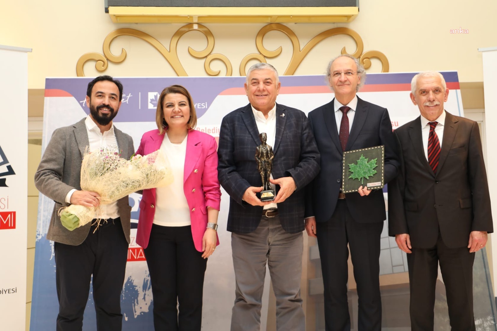 İZMİT BELEDİYE BAŞKANI HÜRRİYET, İZMİTLİLERE ÇINAR AKADEMİ’Yİ TANITTI