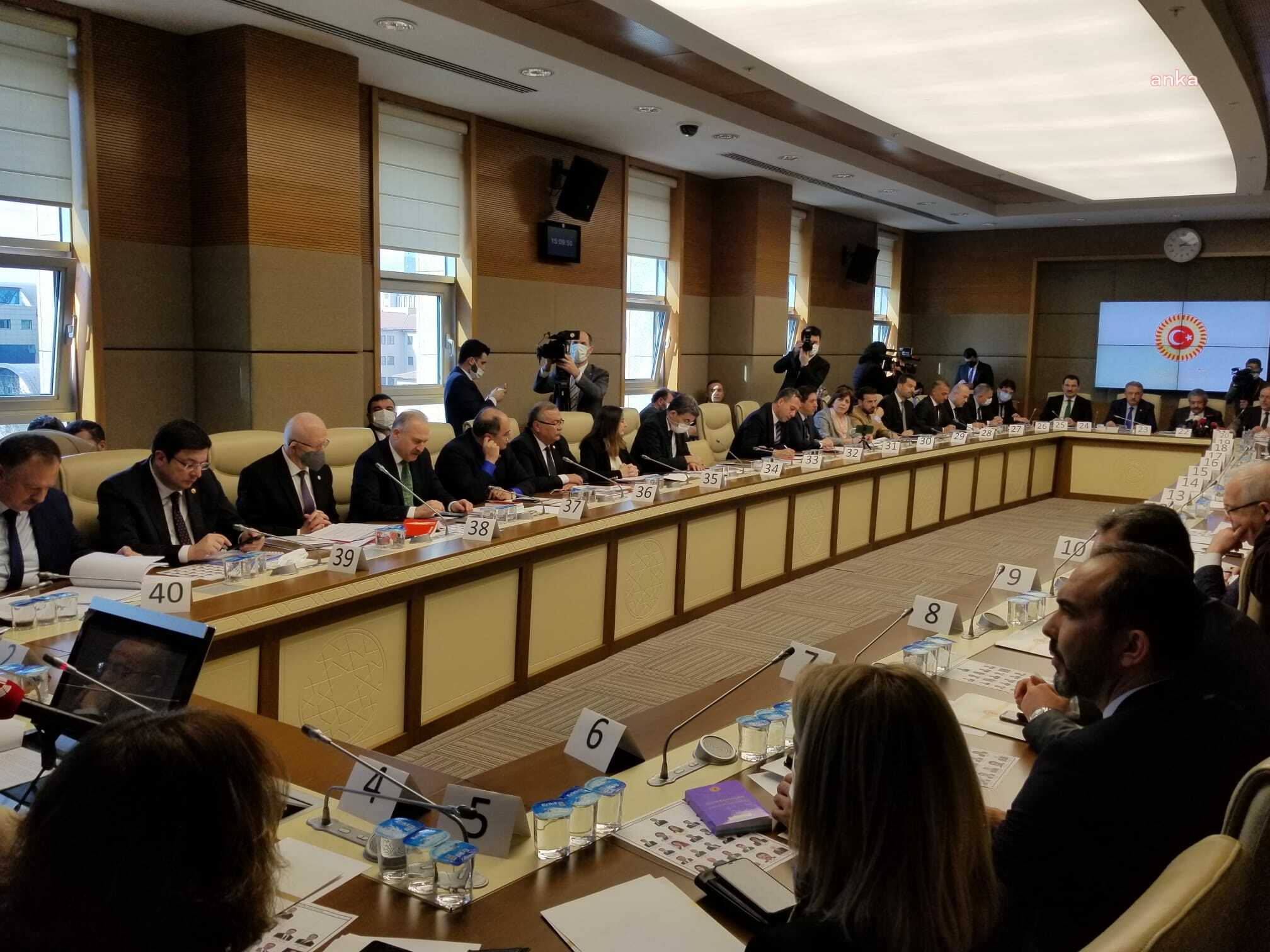 SEÇİM MEVZUATINDA DEĞİŞİKLİK TEKLİFİ, TBMM ANAYASA KOMİSYONU'NDA KABUL EDİLDİ