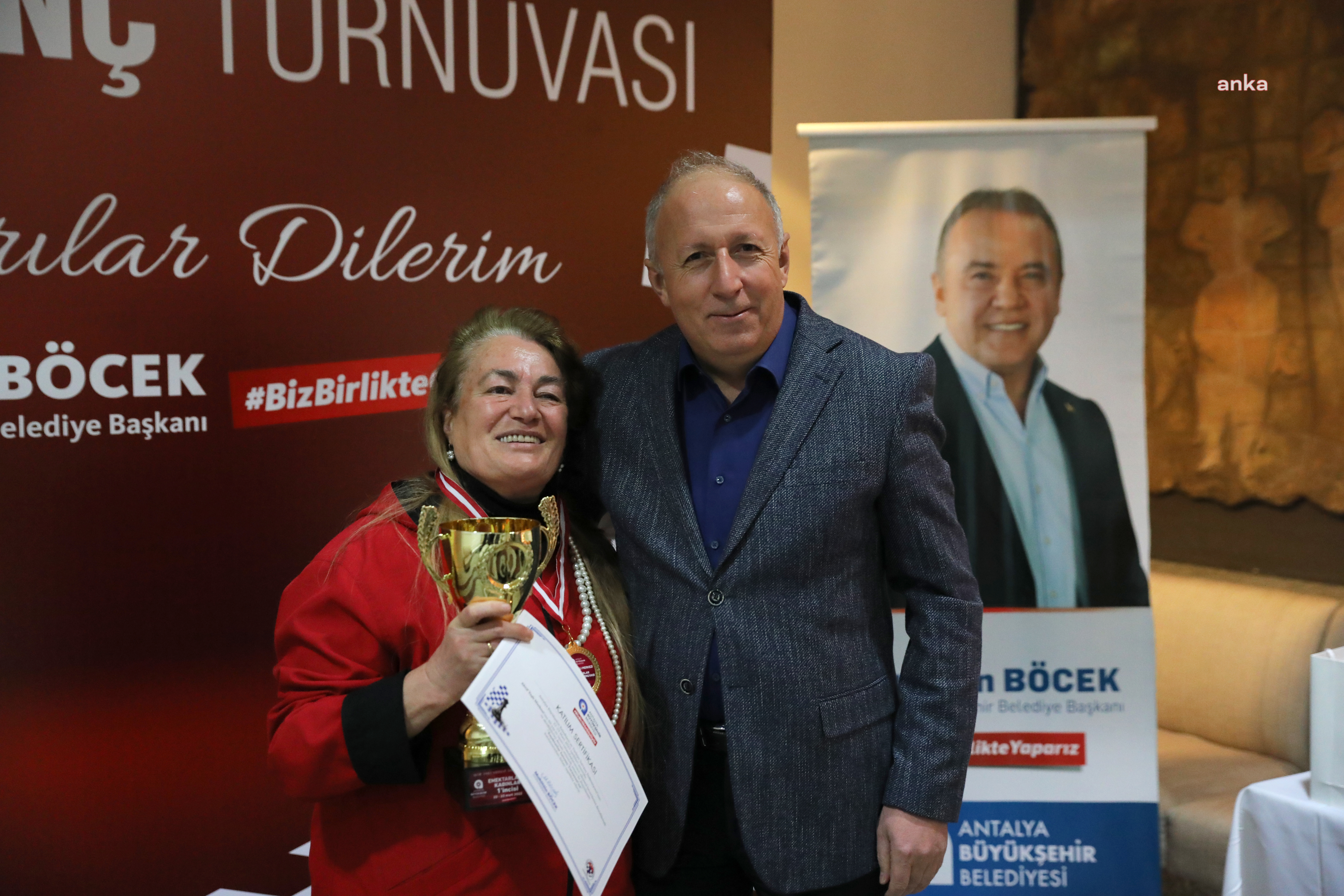 ANTALYA BÜYÜKŞEHİR YAŞLI BİREYLERİ SATRANÇ TURNUVASINDA BULUŞTURDU