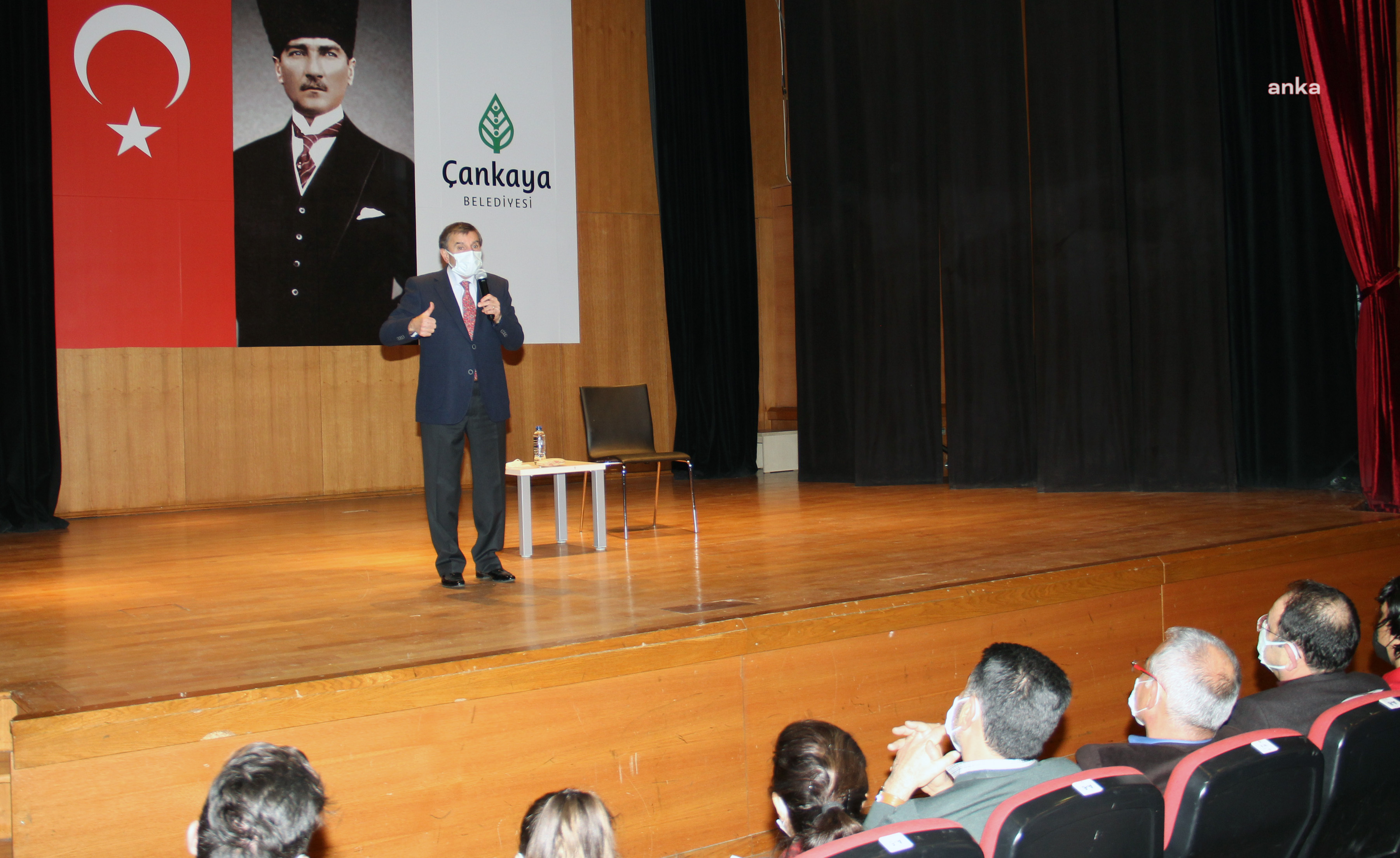 (Yazı işlerine not: "KILIÇDAROĞLU, AKHİSARLI EV KADINLARI İLE BULUŞTU" haberimiz görüntü eklenerek yenilenmiştir) KILIÇDAROĞLU, AKHİSARLI EV KADINLARI İLE BULUŞTU: “BENİM TEMEL HEDEFİM HER EVDE HUZUR OLSUN”