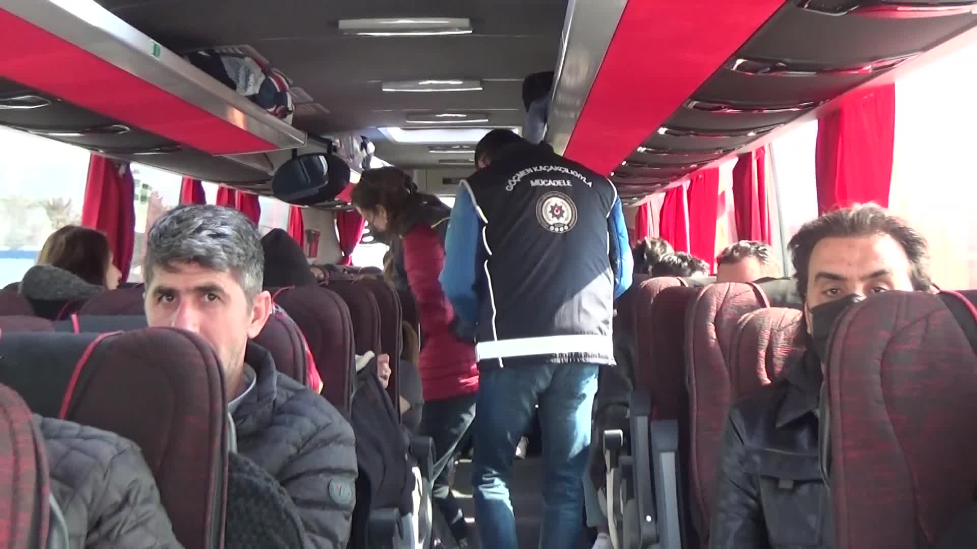 İÇİŞLERİ BAKANLIĞI:  BİN 261  GÖÇMEN YAKALANDI