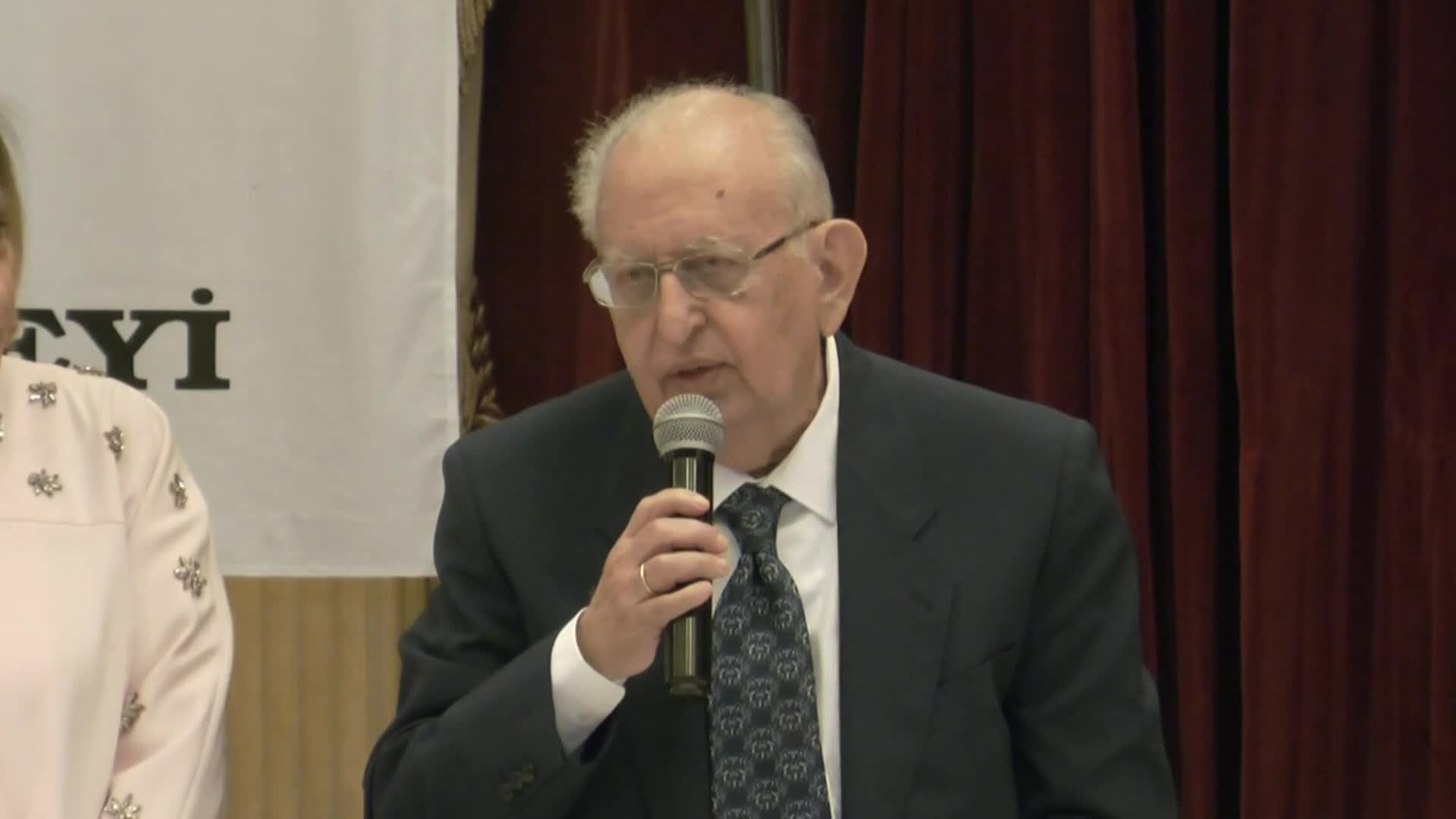 CİNDORUK: BUGÜN CHP BENİM DE PARTİMDİR, VAR MI DİYECEĞİNİZ. DÜŞÜNCELERİMİ SAVUNUYORSA O BENİM PARTİMDİR ARTIK