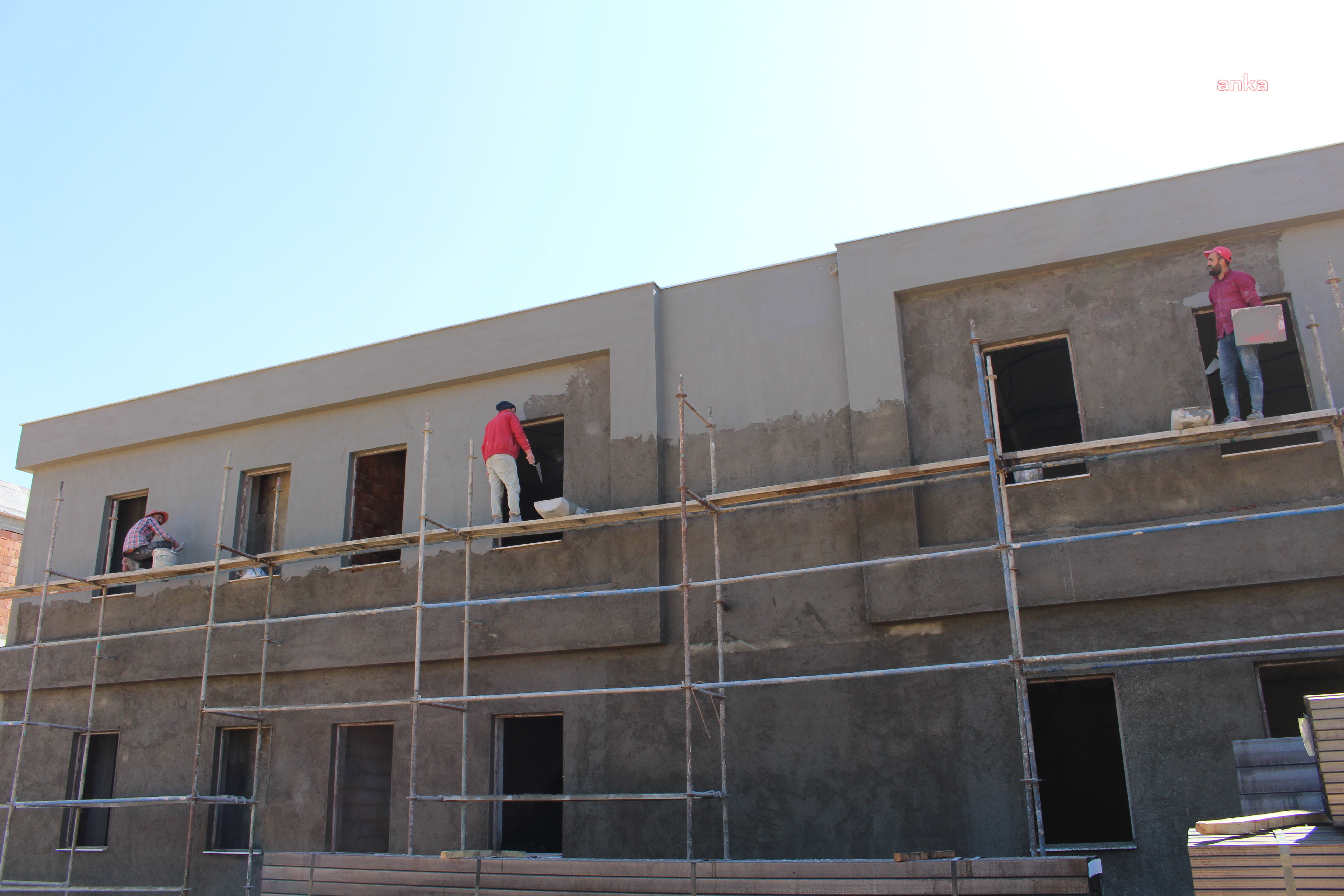MANAVGAT TOPTANCI HALİ İNŞAATINDA İNCE İŞÇİLİK ÇALIŞMALARINA BAŞLANDI