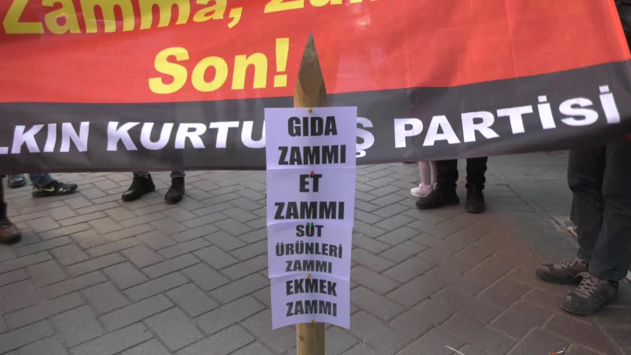HKP'DEN 'KAZIKLI' ZAM PROTESTOSU: "HALKA KAZIK, YANDAŞA KIYAK"