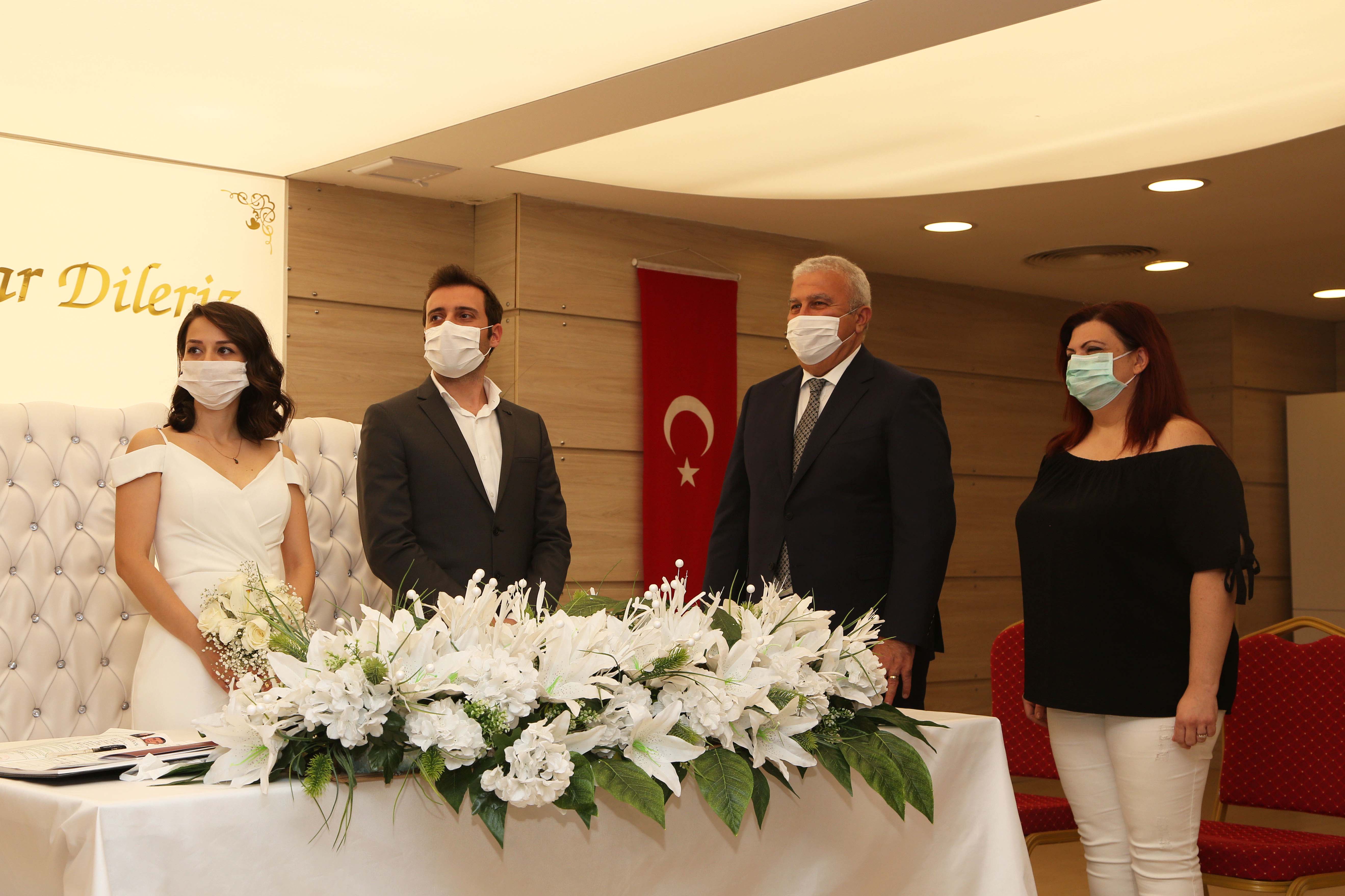 EFELER BELEDİYE BAŞKANI ATAY, SARI AİLESİNİ MUTLU GÜNÜNDE YALNIZ BIRAKMADI