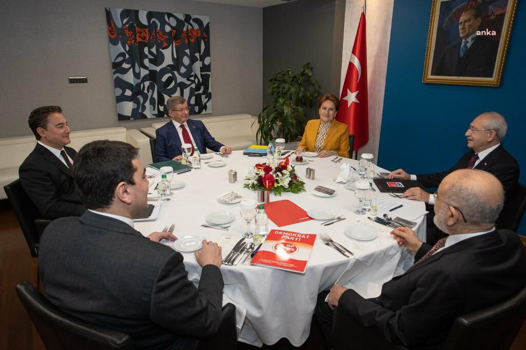 UYSAL: "YARININ TÜRKİYESİ İÇİN İRADEMİZİ VE UMUDUMUZU BÜYÜTÜYORUZ”